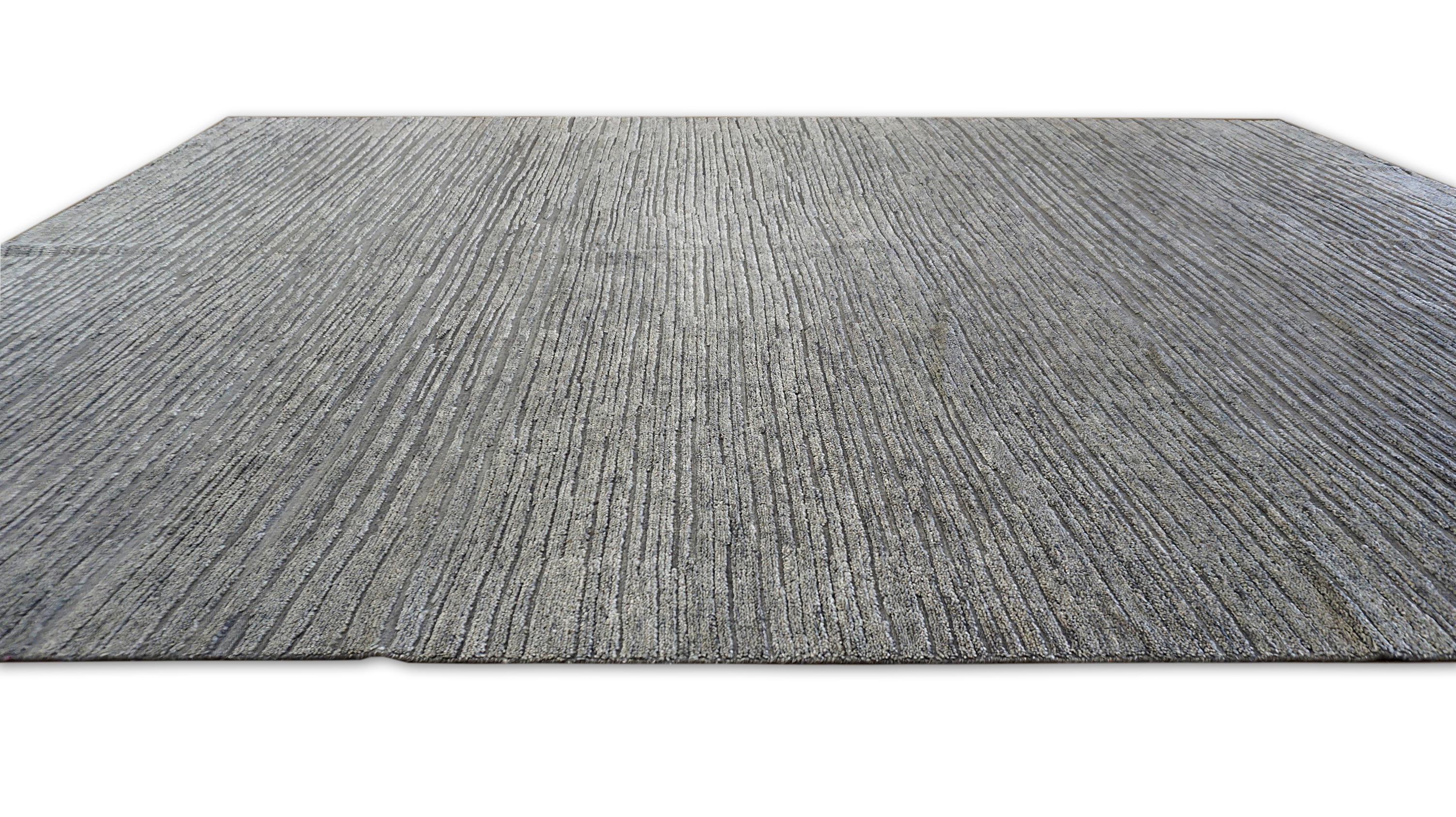 Moderner grauer texturierter Wollteppich 10'2''x13'11'' (Handgeknüpft) im Angebot