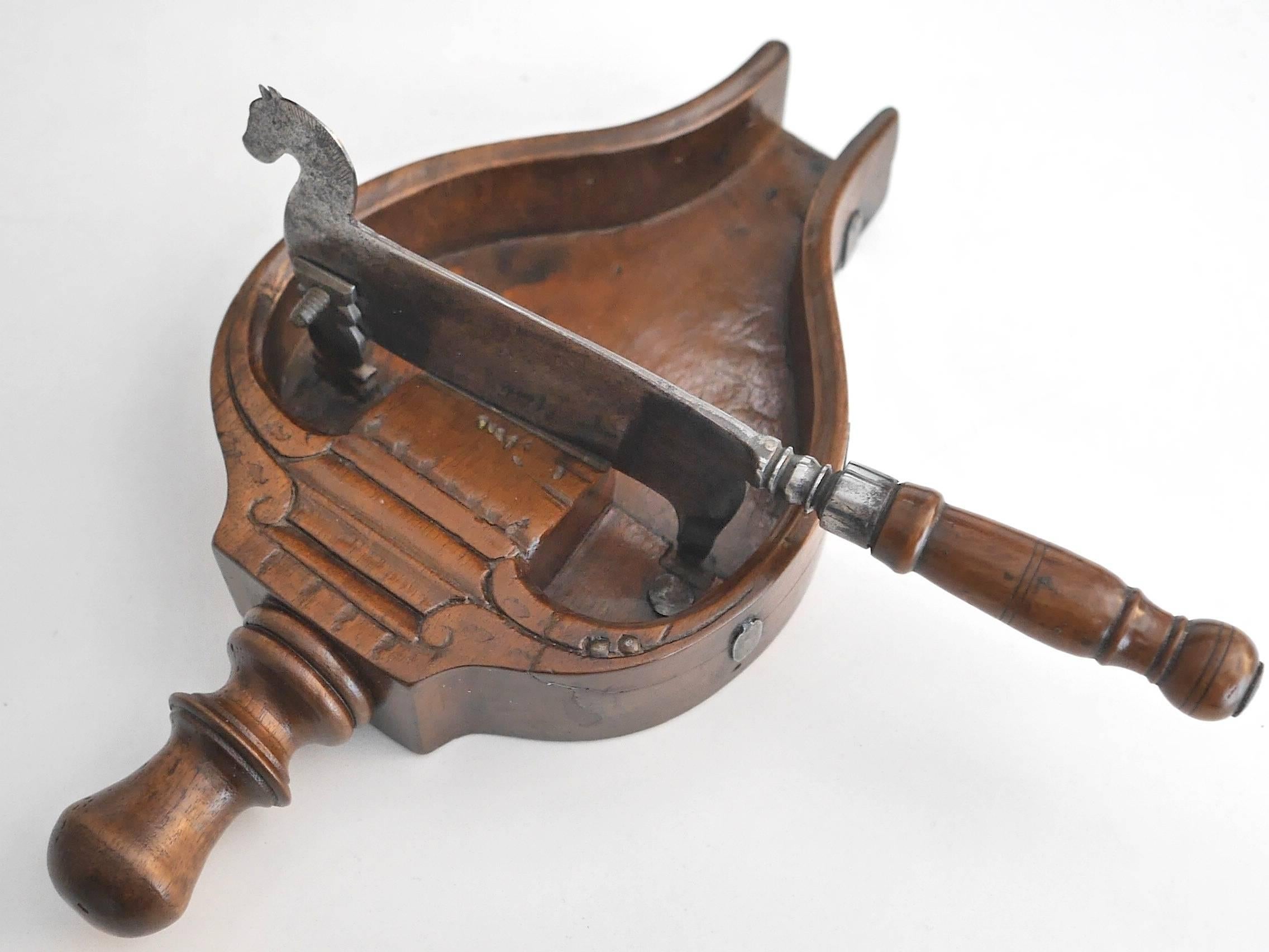 18th Century Chocolate Chopper In Excellent Condition In Paris, FR