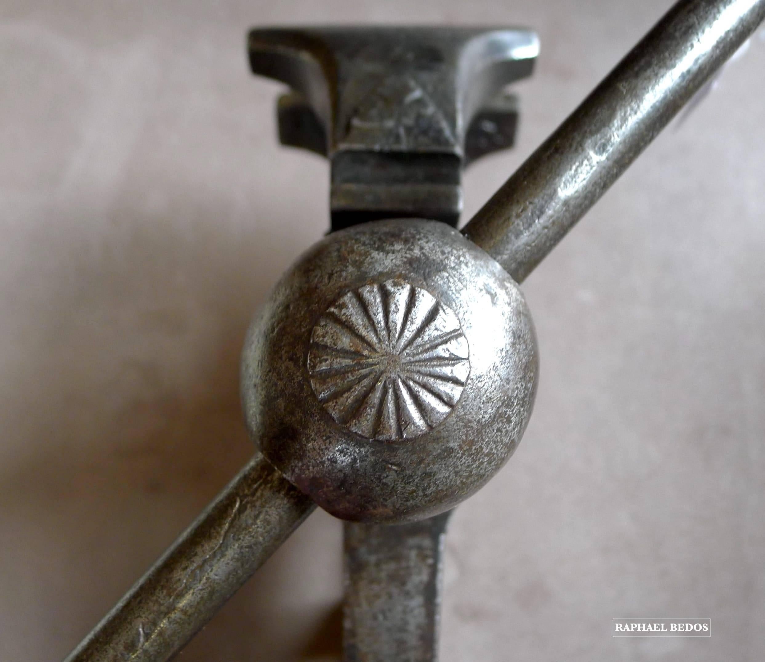 France

Iron

Dated de 1723

Functional.