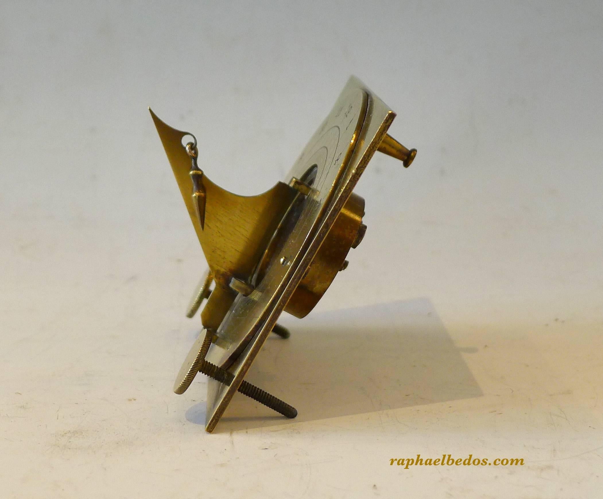 Sundial ajustable with two screw

brass.