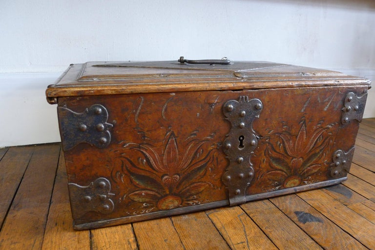 Glory Box, 18th Century For Sale at 1stDibs