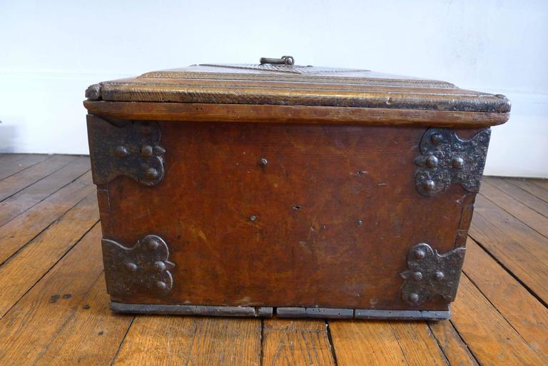 Glory Box, 18th Century For Sale at 1stdibs