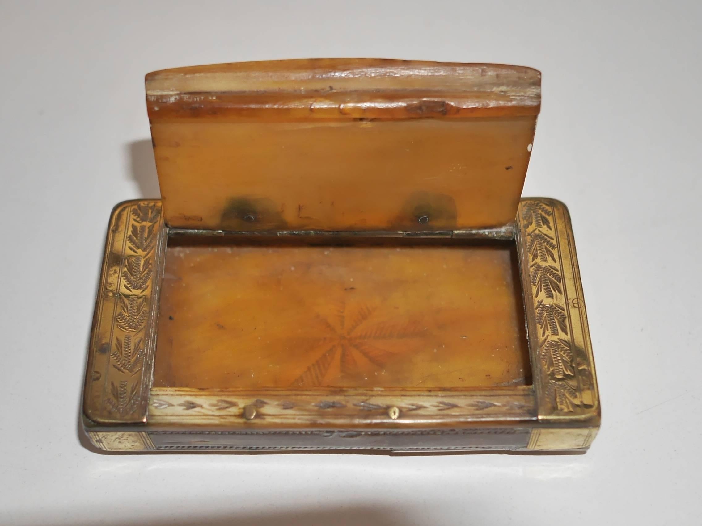 French Early 19th Century Napoleon Snuffbox For Sale