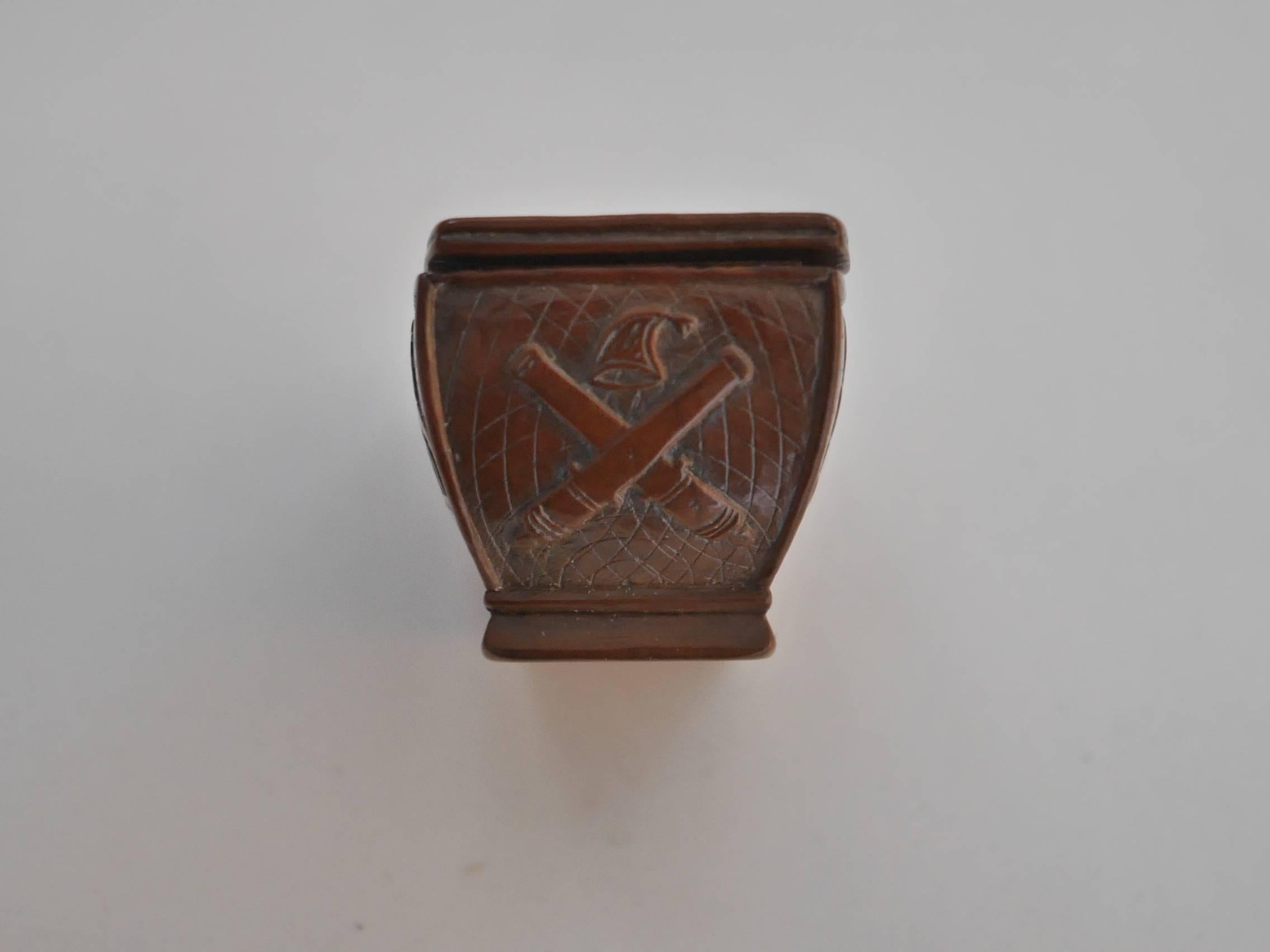 Carved 19th Century Napoleon's Coffin Snuffbox For Sale