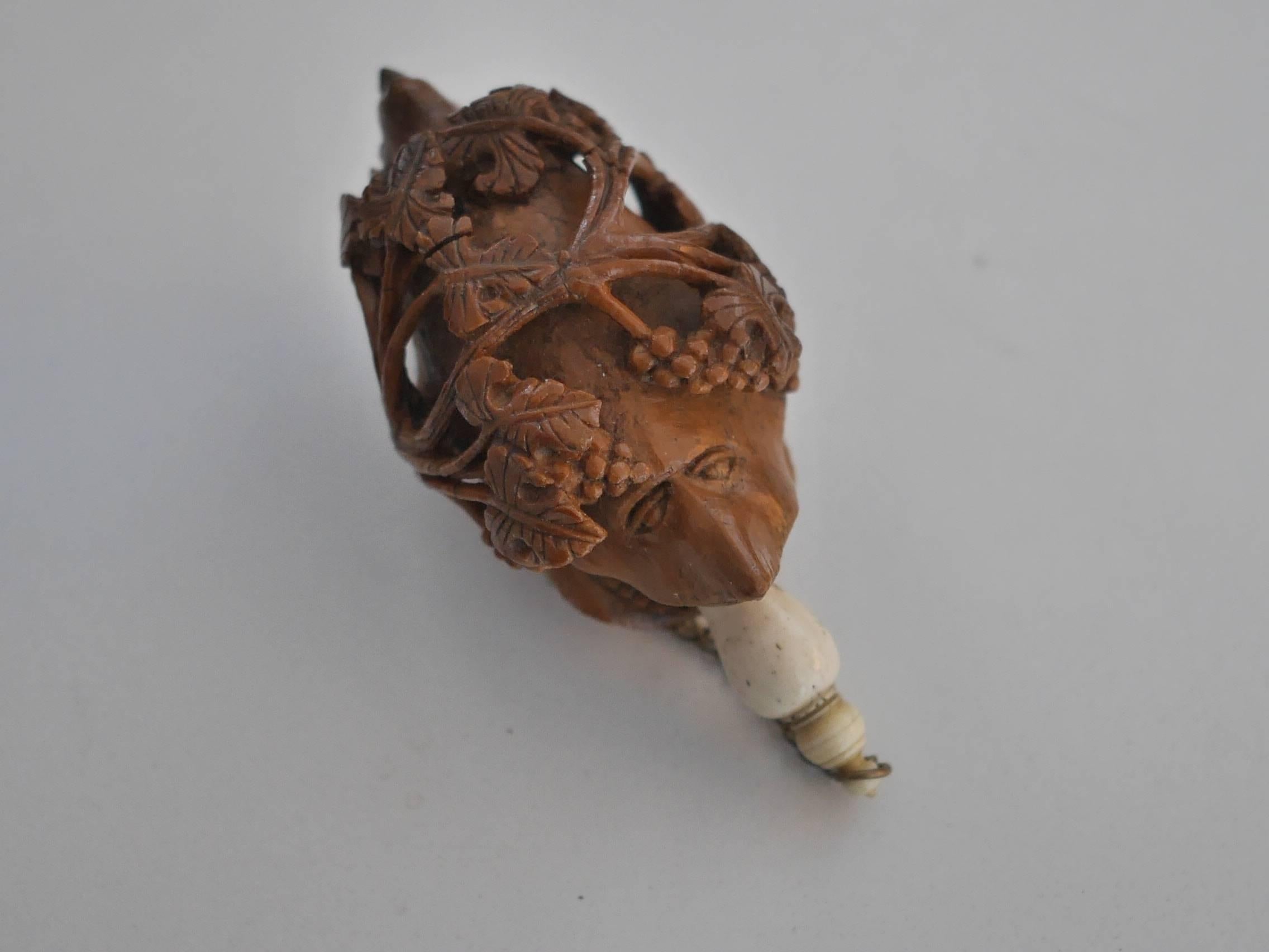 French 19th Century Tagua Nut Snuffbox For Sale