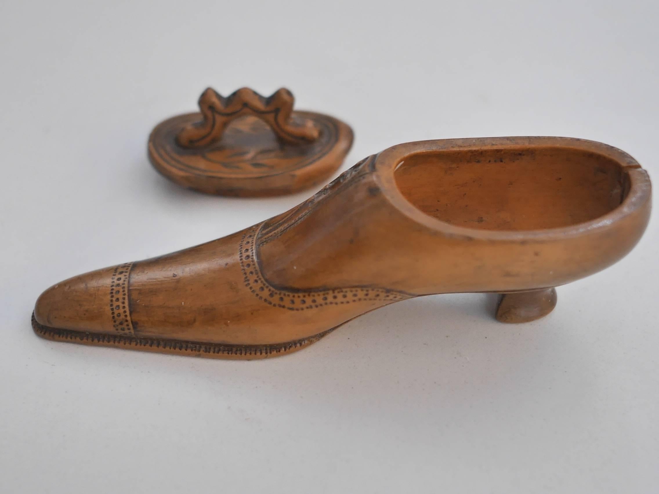 Folk Art 19th Century Mr & Mrs Shoes Snuffbox