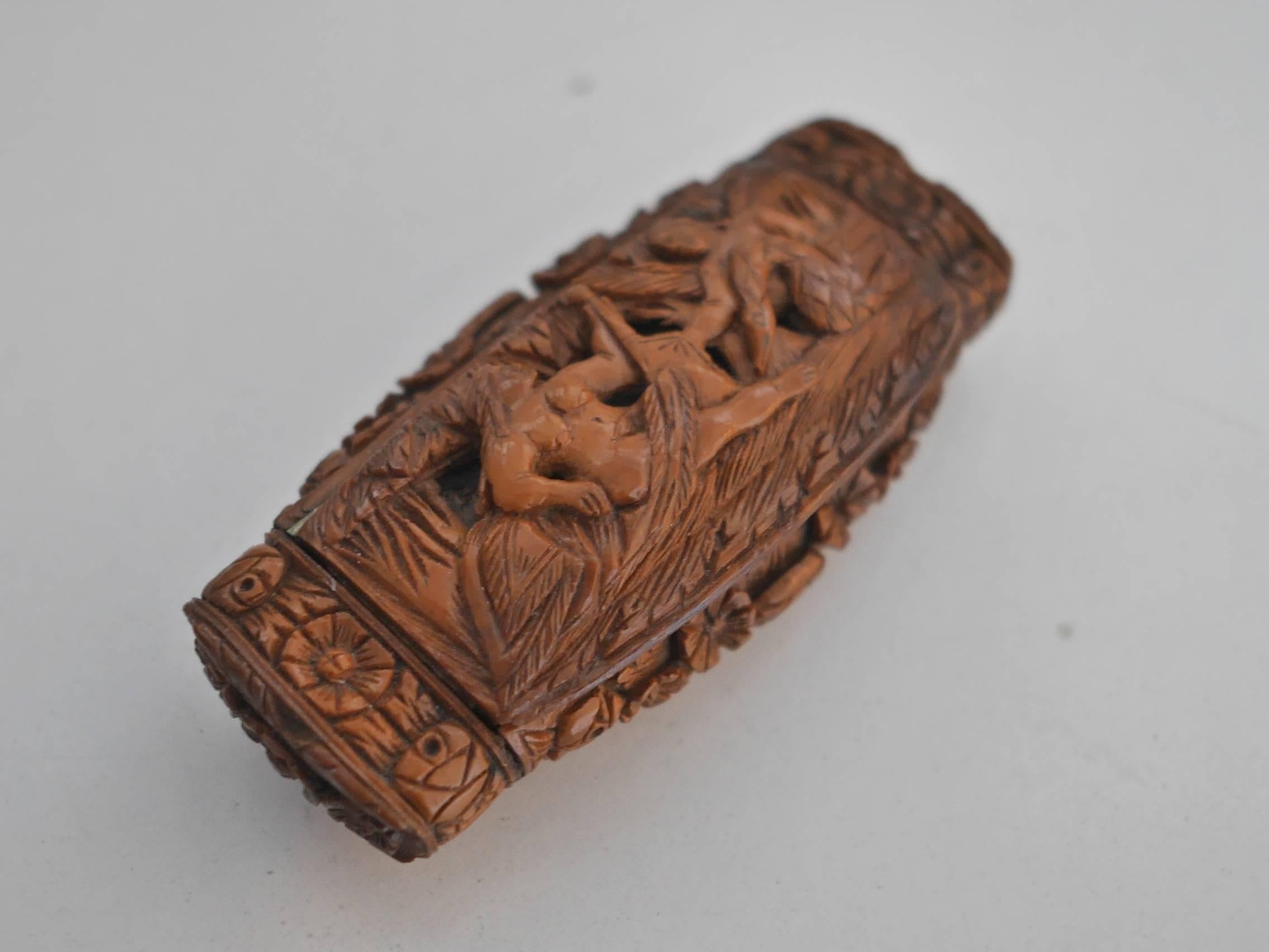 19th Century Tagua Nut Snuff Box  In Excellent Condition For Sale In Paris, FR