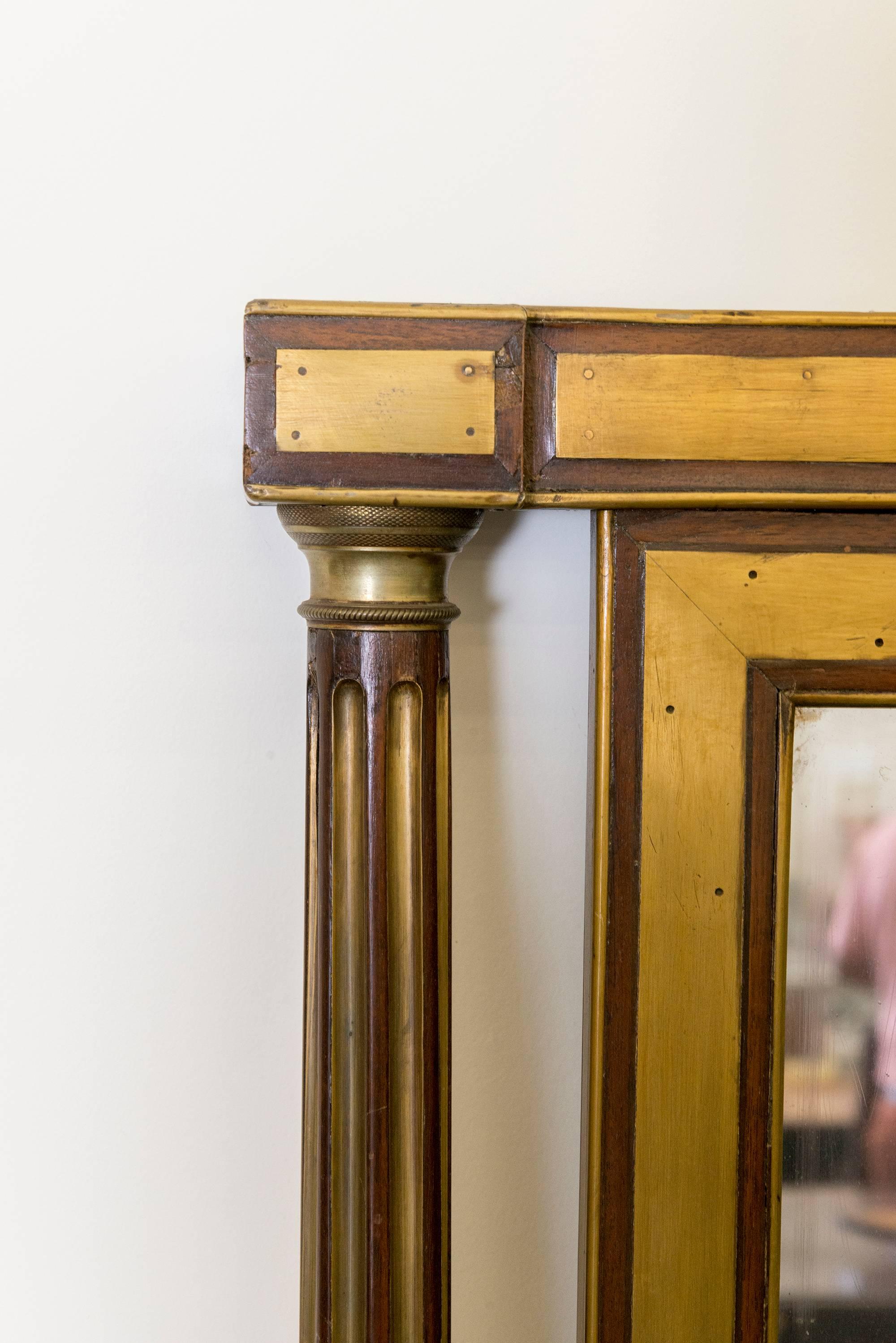 An incredibly beautiful and simple Classic Italian mirror. Great style and condition, circa 1800, Italy.