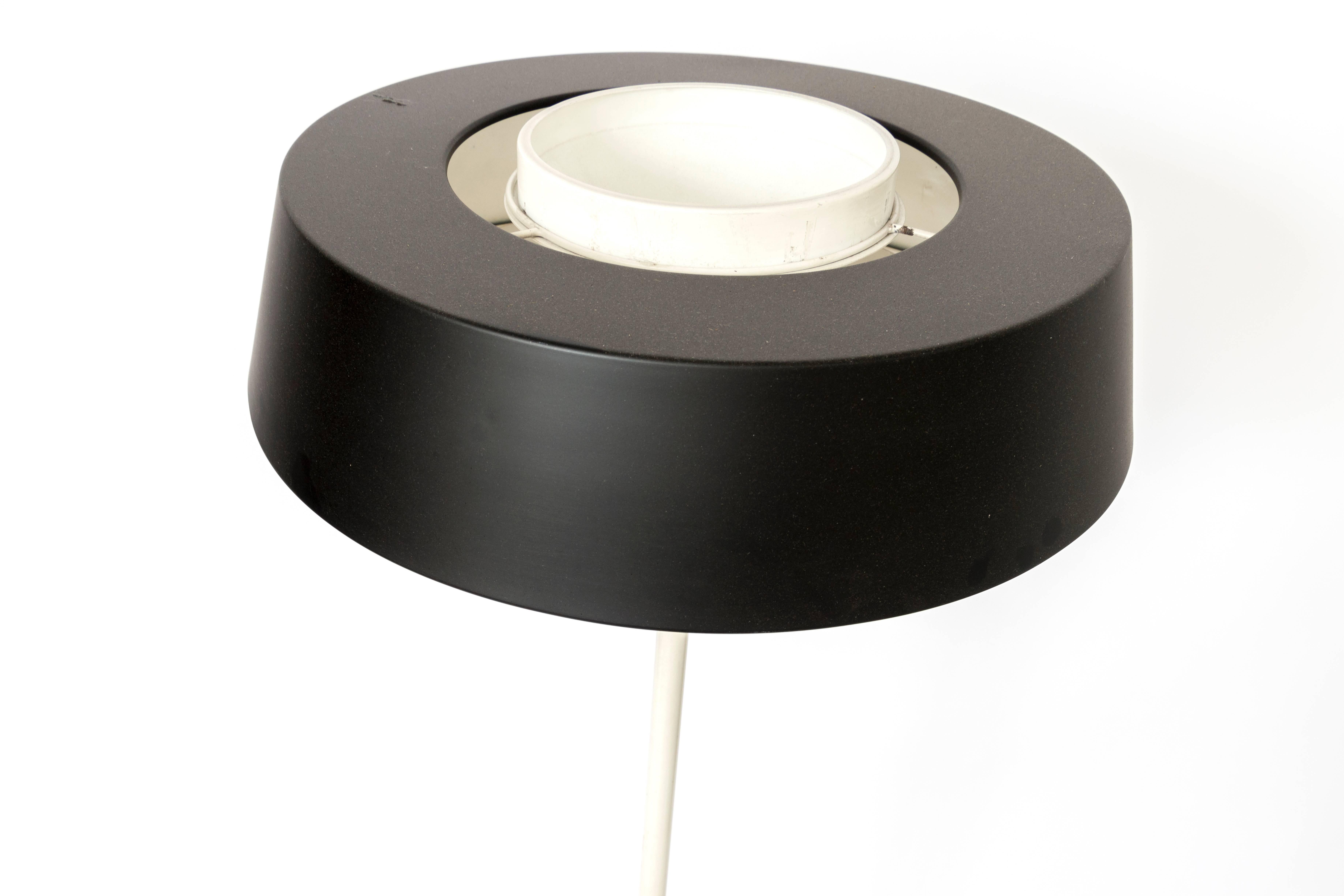 Métal Lampadaire Evalux en vente