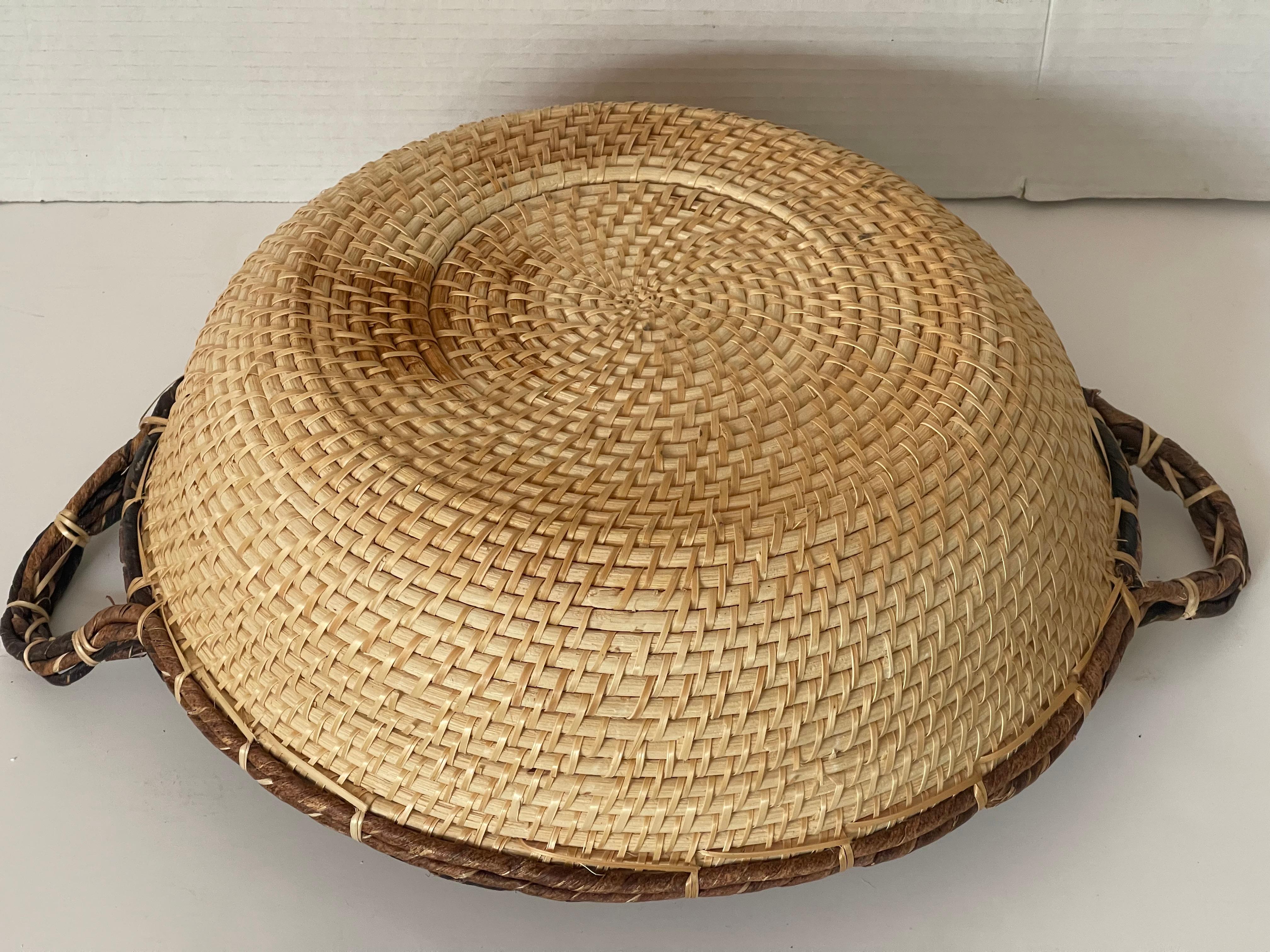 Late 20th Century American South Carolina Dillan Sweatgrass Handmade Basket w Handles For Sale