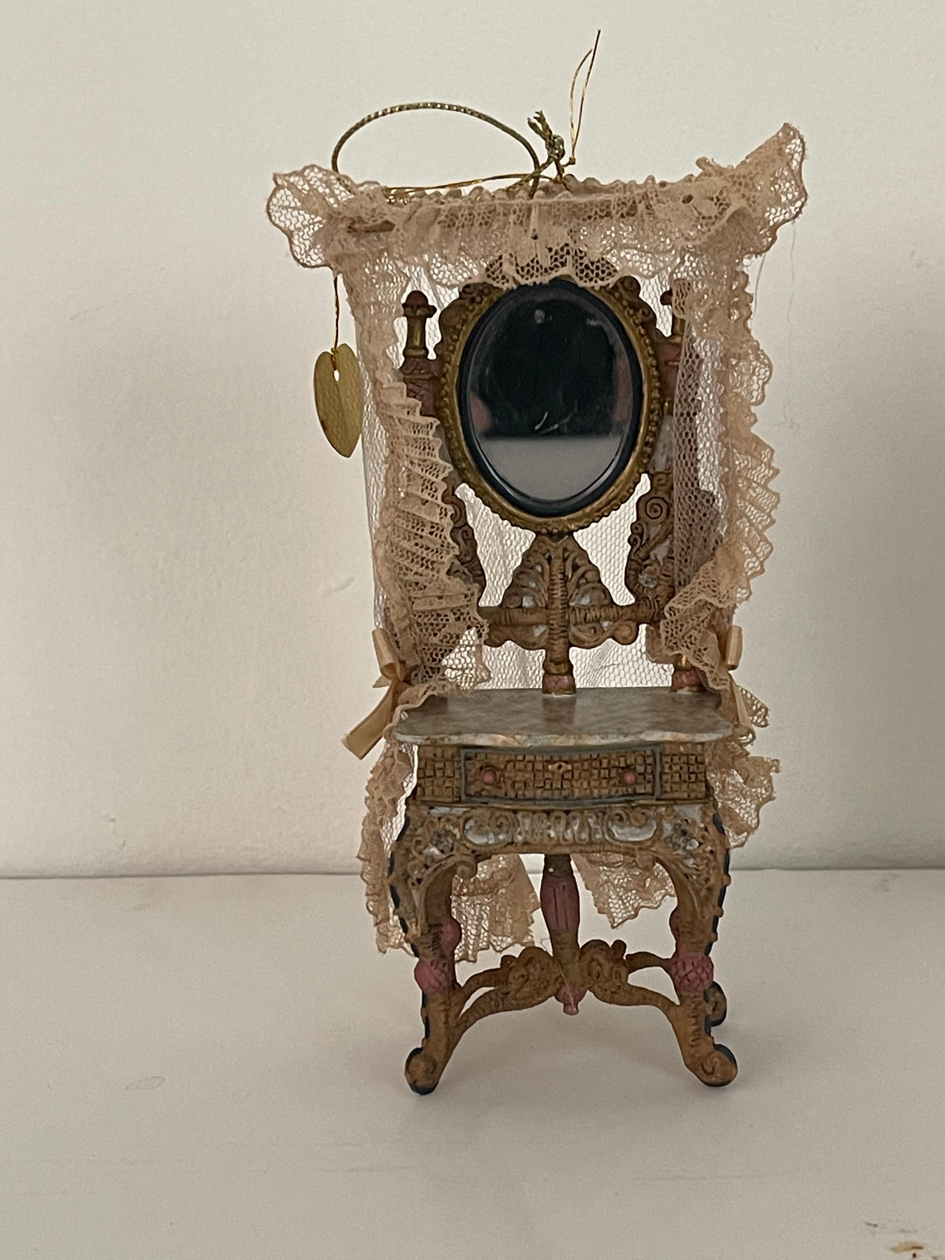 Jouets anciens Poupée avec landau et bébé, Foll Furniture en vente 2