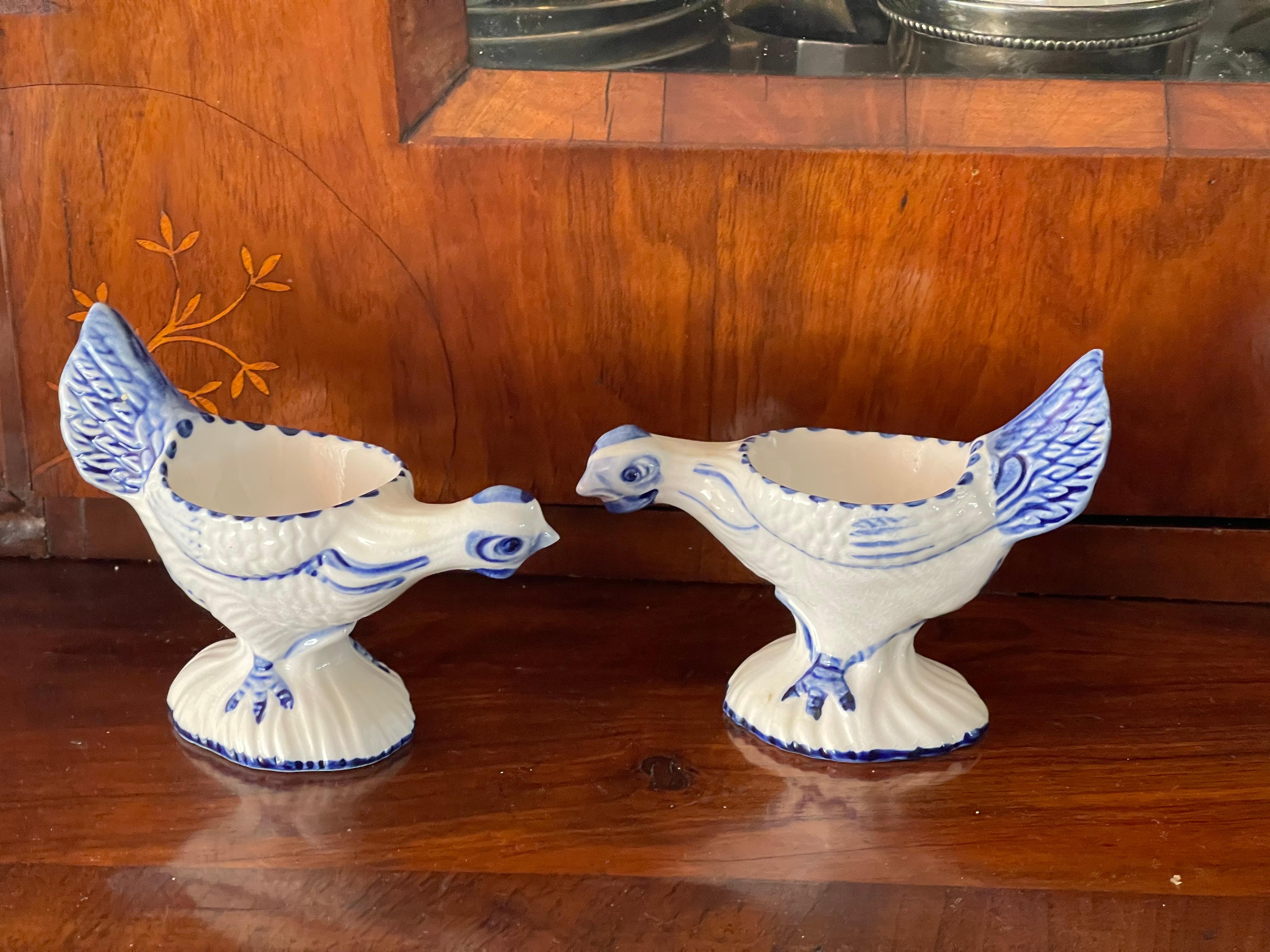Delft Holland Handgemalte Eierständer Keramik (Niederländisch Kolonial) im Angebot