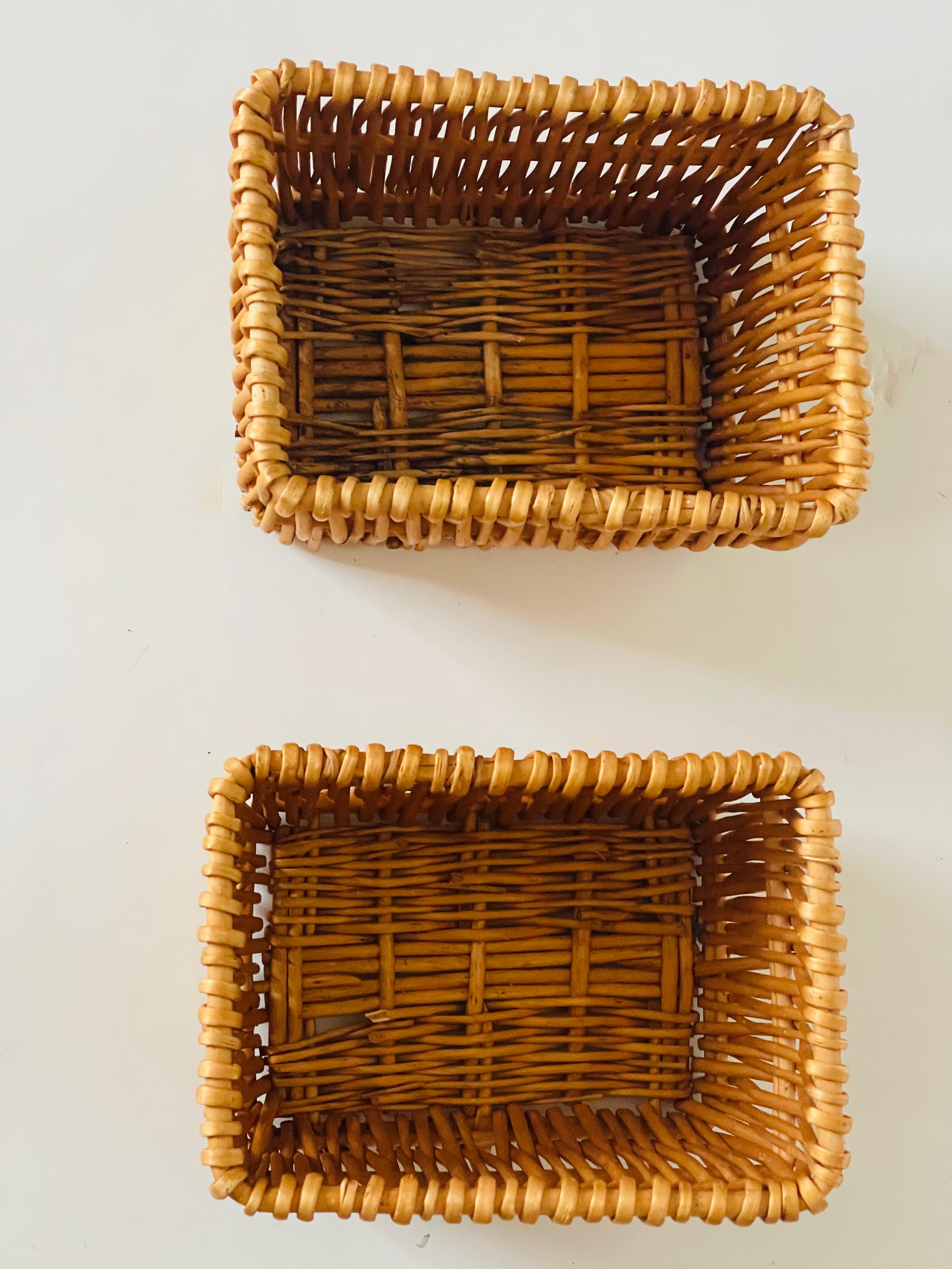 Pair Small Wicker Baskets In Good Condition For Sale In Boca Raton, FL
