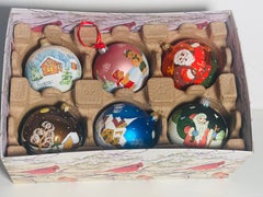 Great Vintage Set of 6 Handpainted Christmas Ornaments in Box