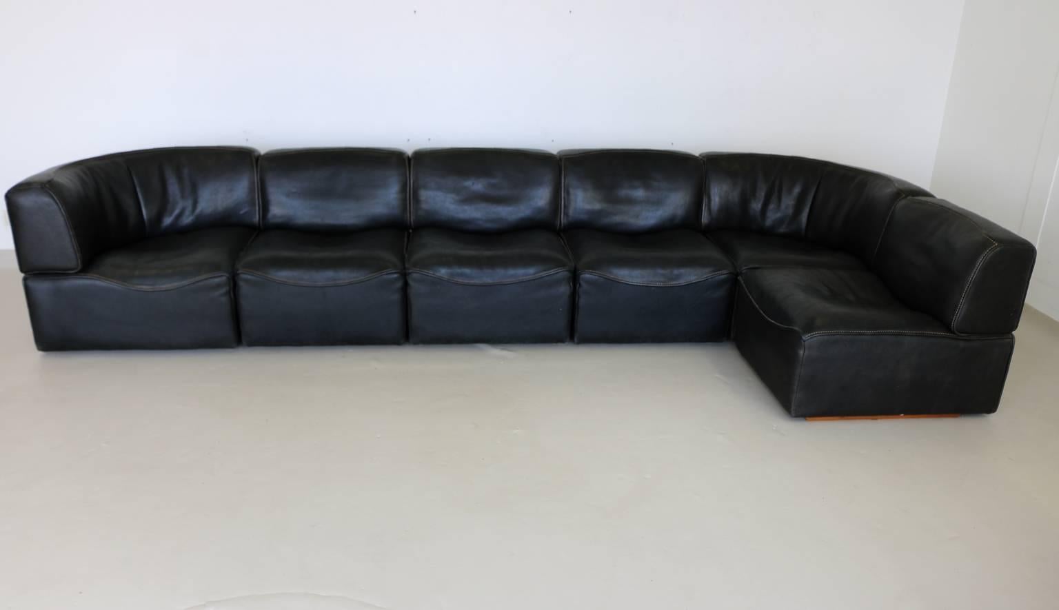 De Sede DS15 Seating Group Thick Black Neck Leather For Sale 1