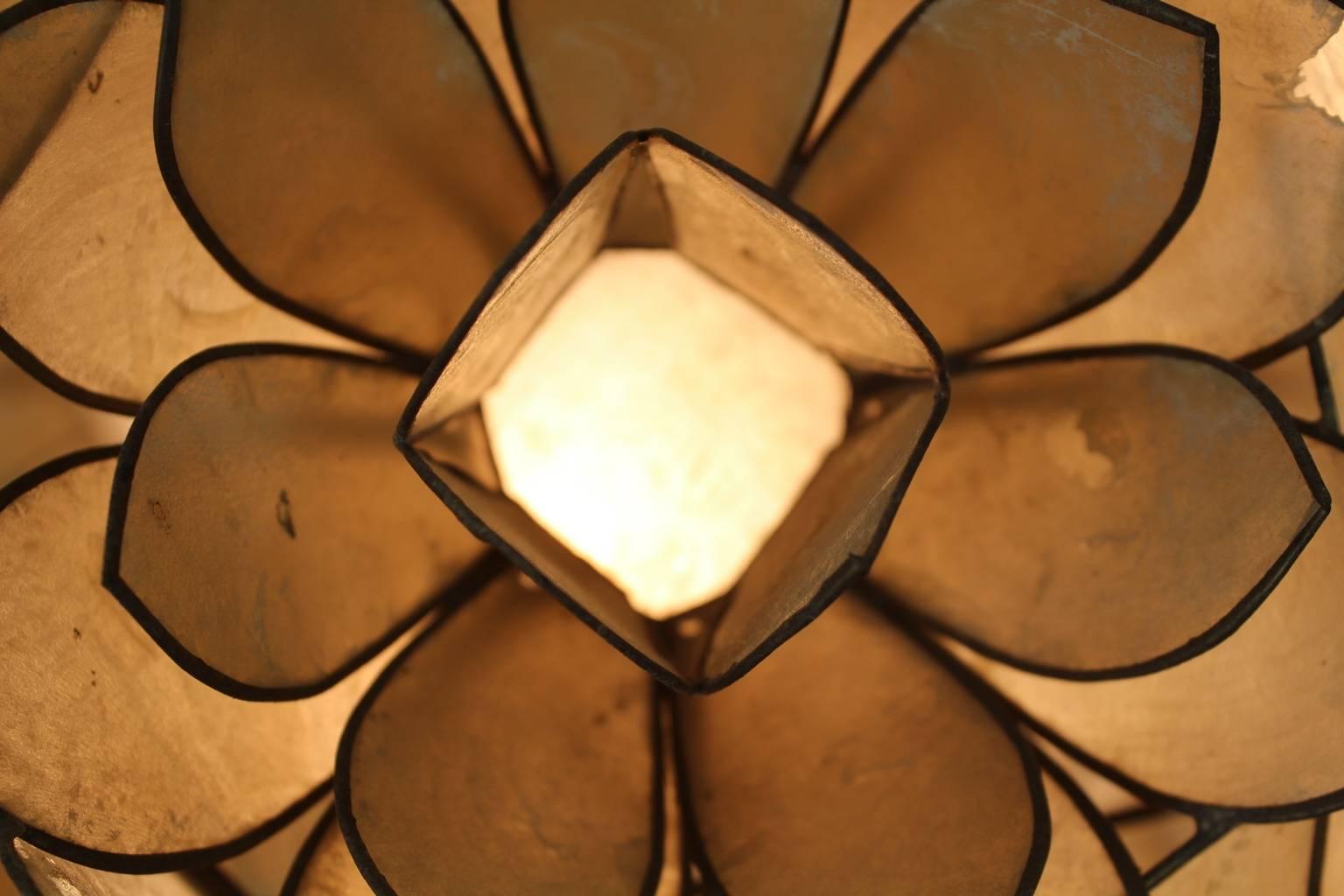 All Original Mother-of-pearl Flower Ball Floor Lamp In Good Condition In Staphorst, NL