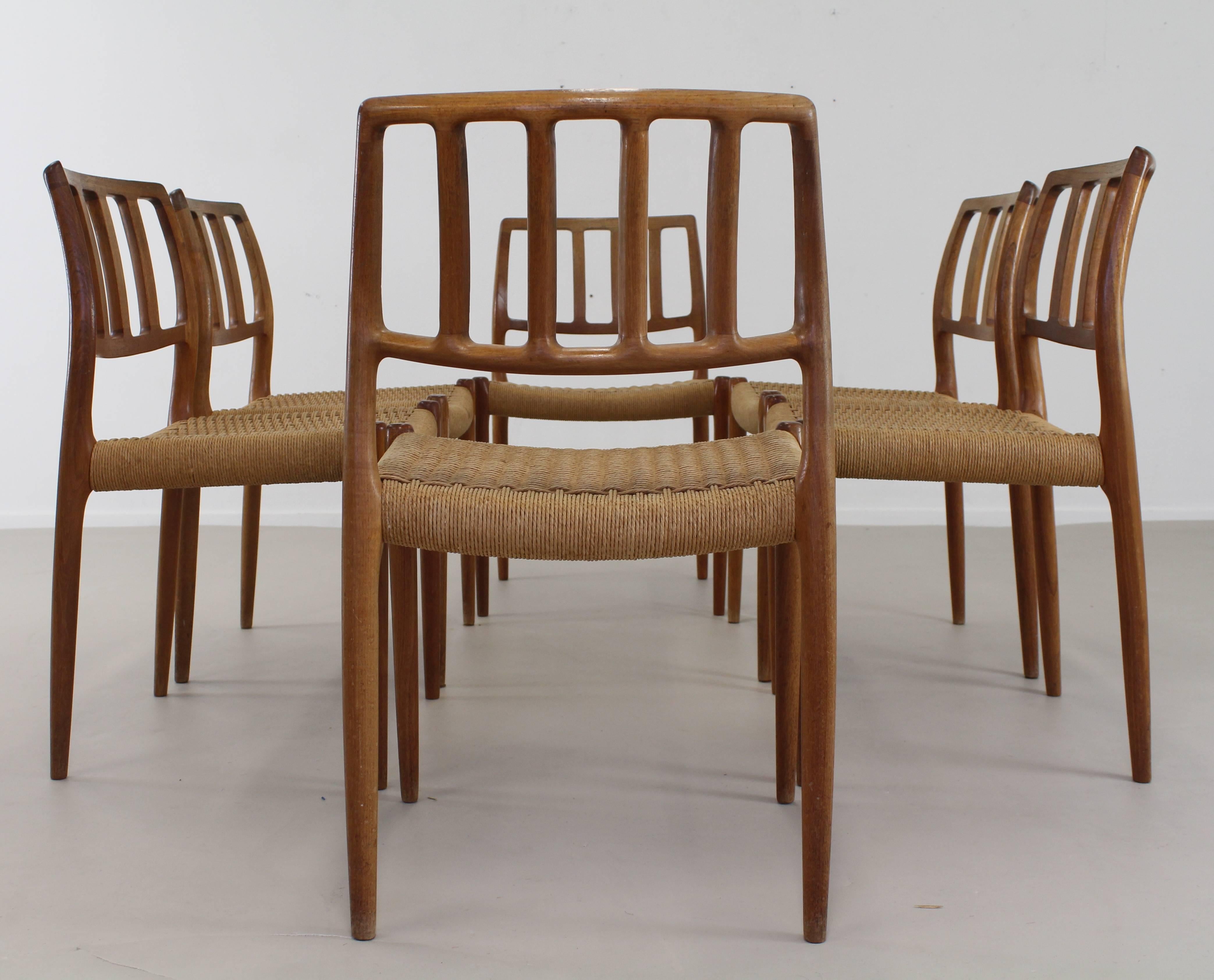 Danish Design Teakwood Dining Chairs by Niels Møller In Excellent Condition For Sale In Staphorst, NL
