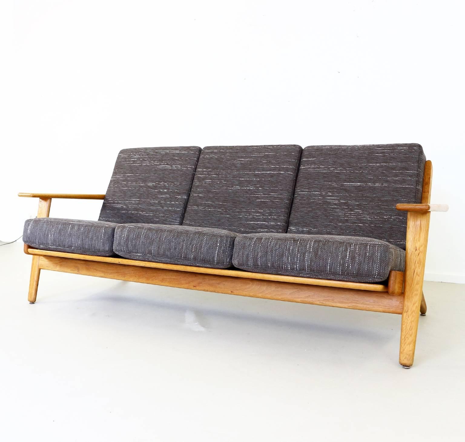 Mid-Century Modern Danish Design Three-Seat Sofa in Oak by Hans Wegner For Sale