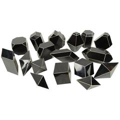 Collection of 17 models of crystals 6