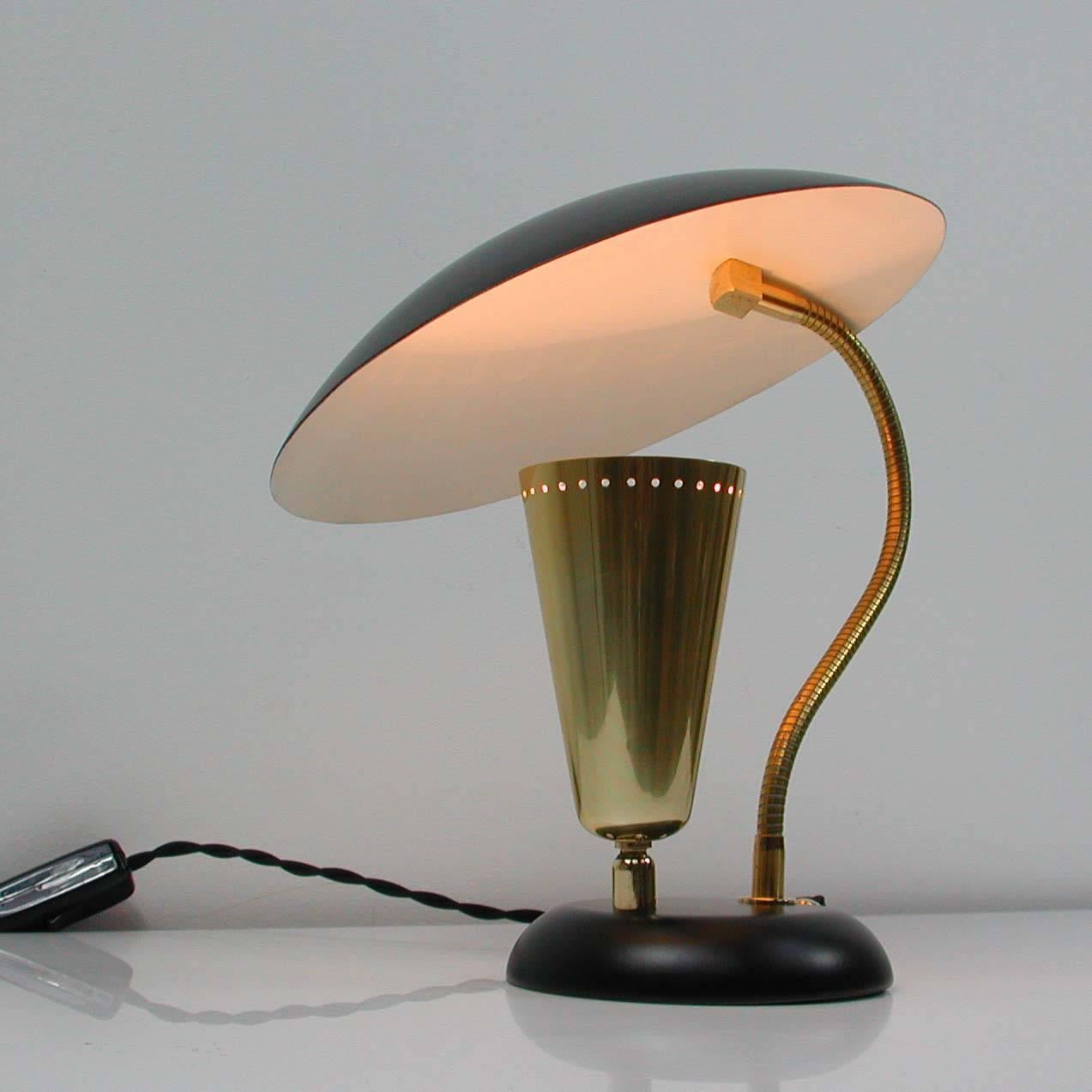 Mid-Century Modern Italian Mid-Century Brass and Metal Double Shade Table Lamp, 1950s