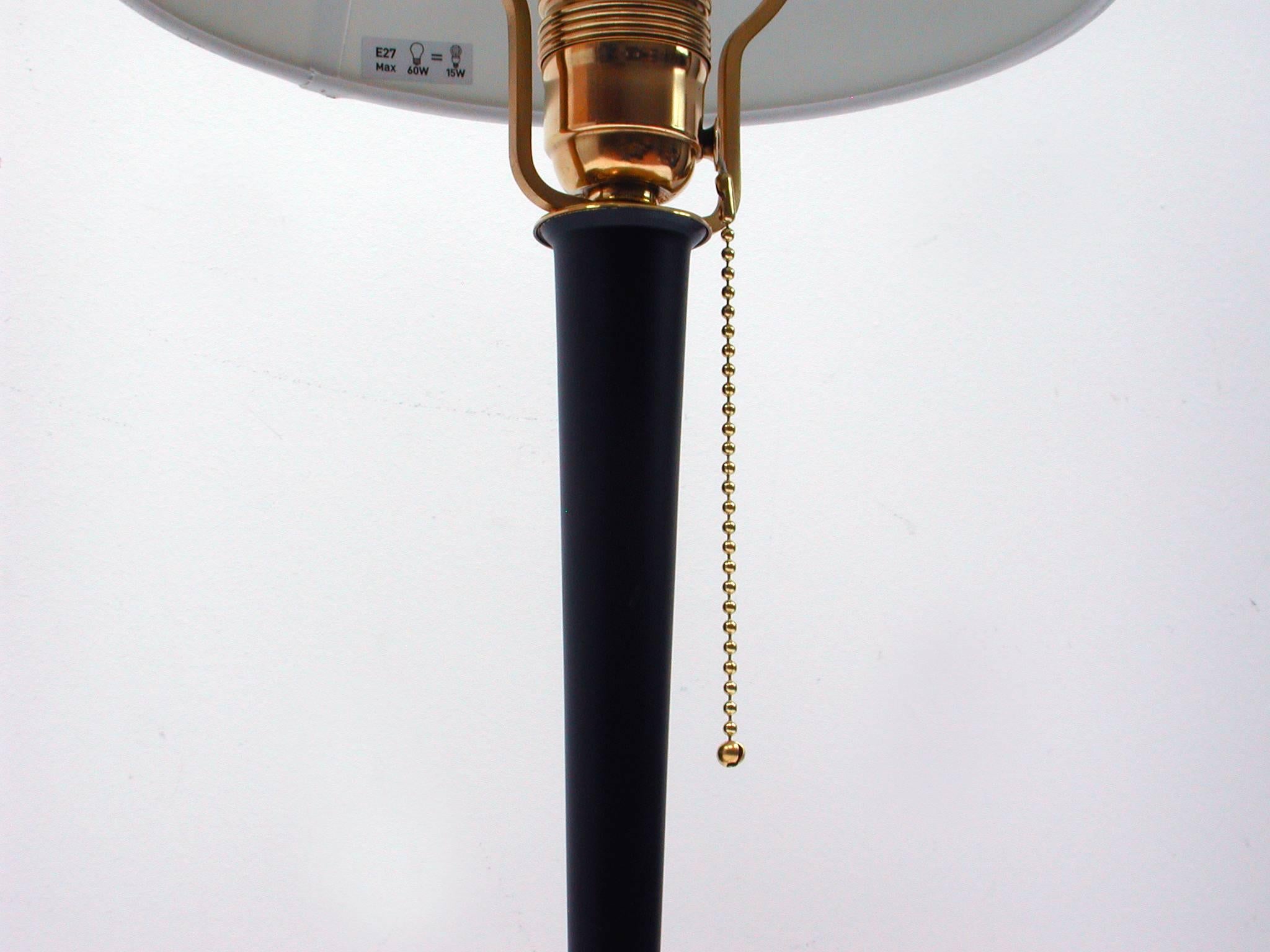 Lacquered Mid-Century Brass and Metal Table Lamp in the Manner of J.T. Kalmar For Sale