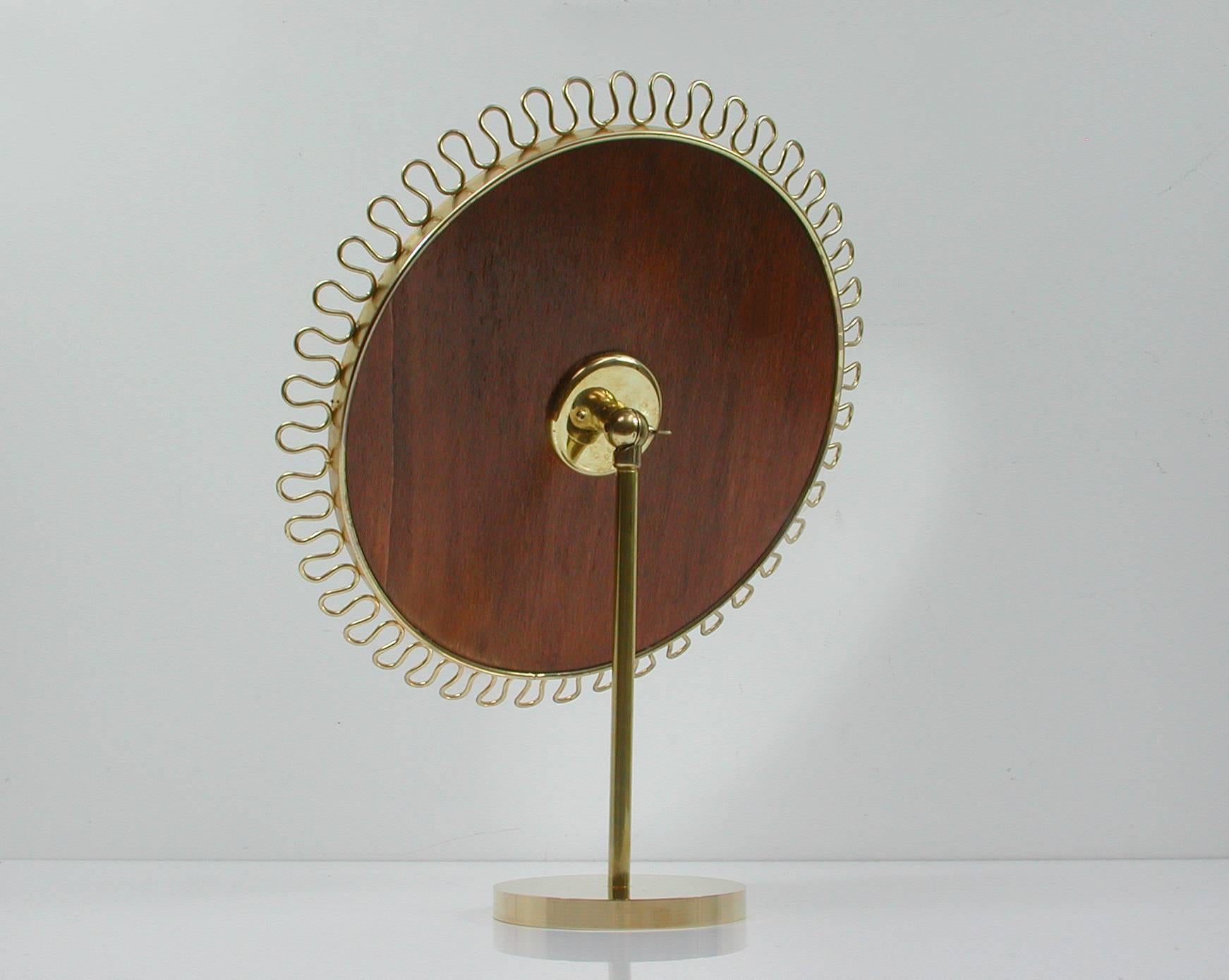 Mid-Century Sculptural Brass Vanity Table Mirror in the Manner of Josef Frank In Excellent Condition In NUEMBRECHT, NRW
