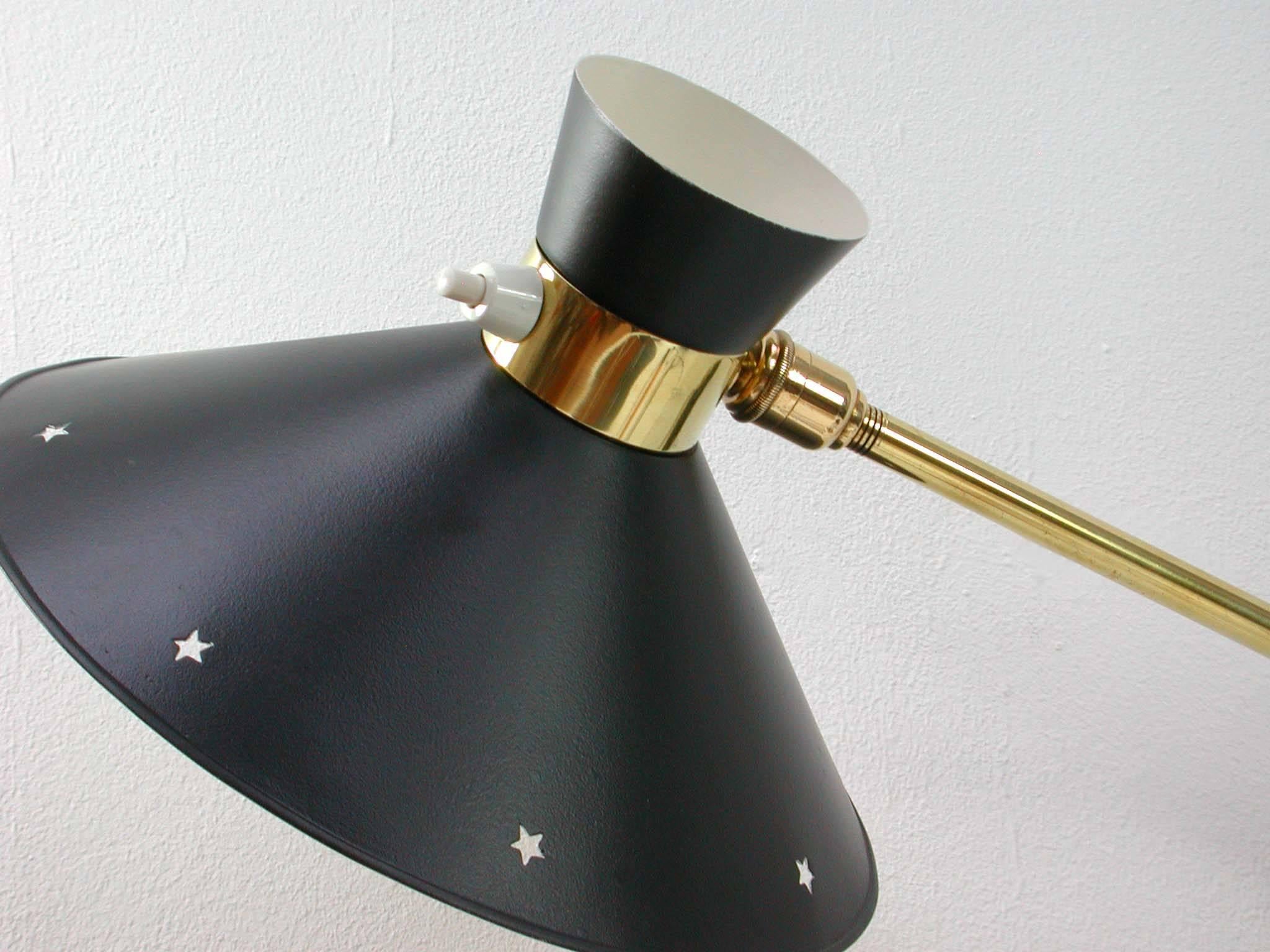 Mid-Century Modern 1950s Swivelling Wall Light by René Mathieu for Lunel