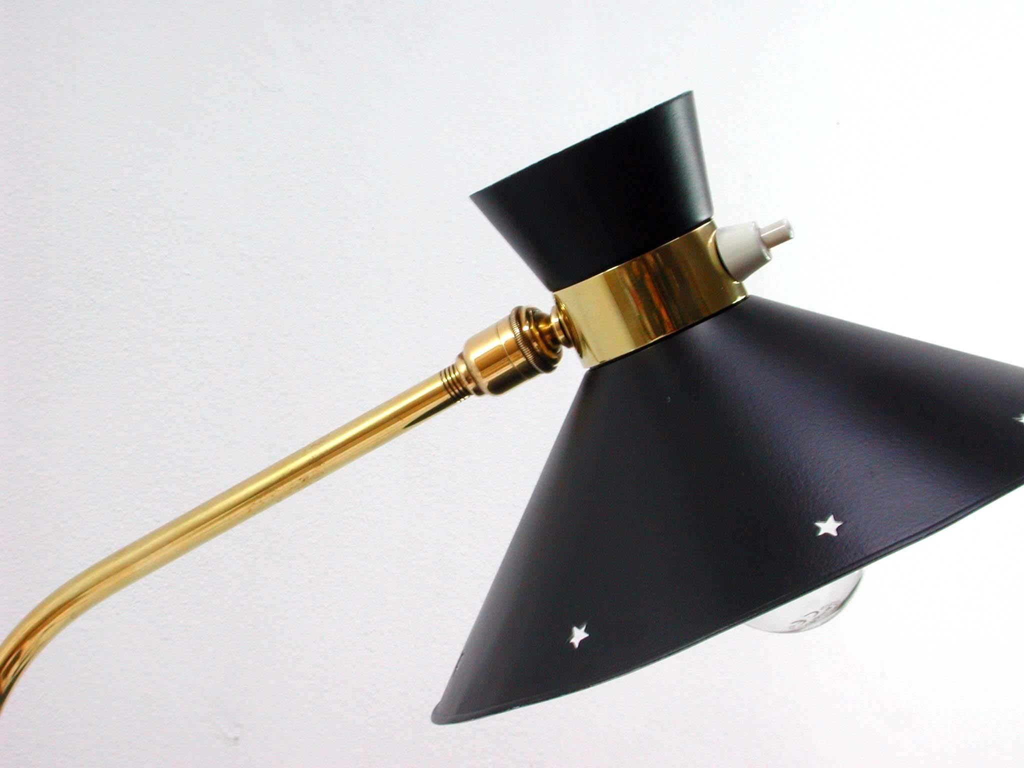 Mid-20th Century 1950s Swivelling Wall Light by René Mathieu for Lunel