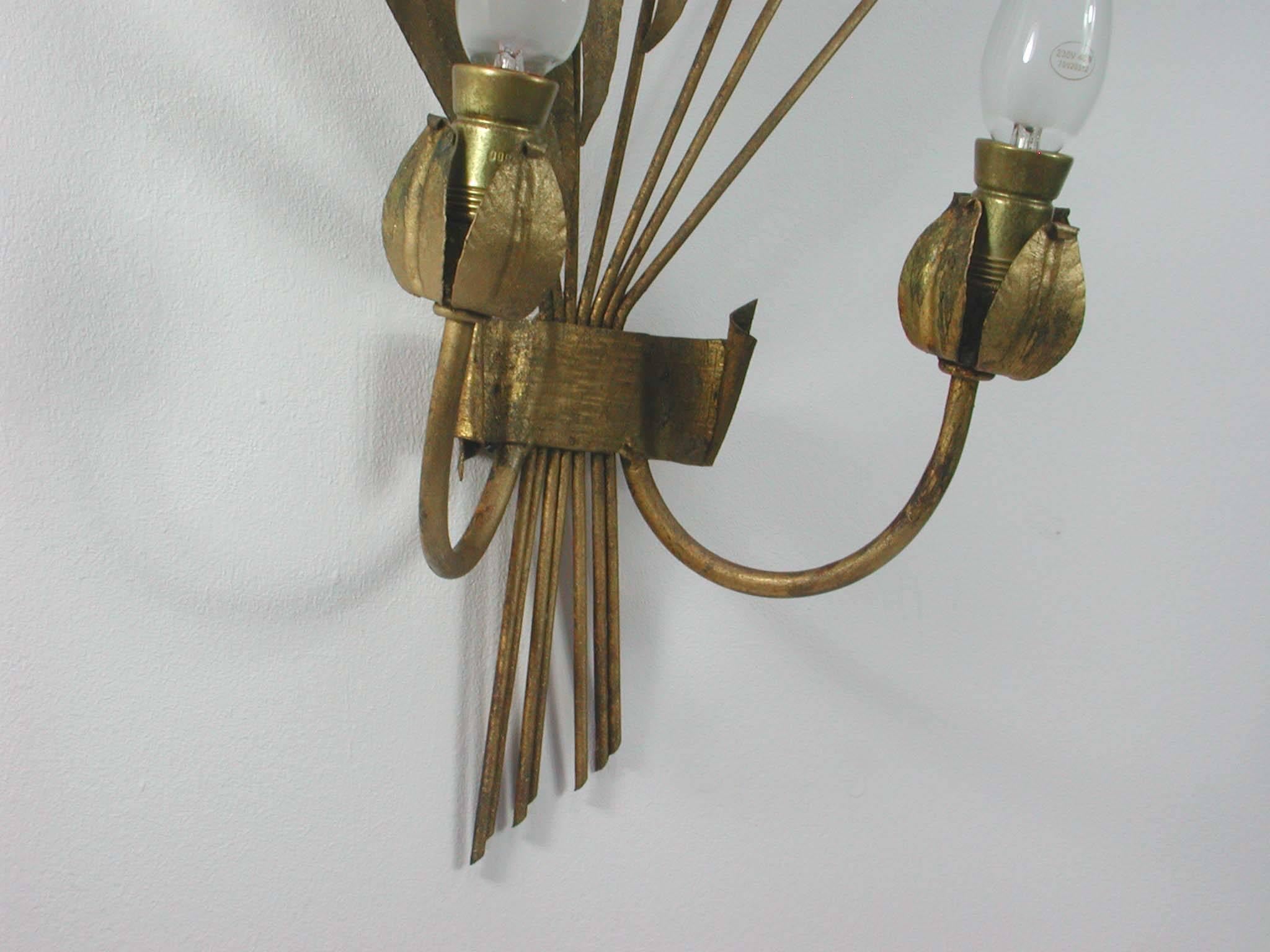 Mid-Century Spanish Gilt Sconce, 1950s In Good Condition For Sale In NUEMBRECHT, NRW
