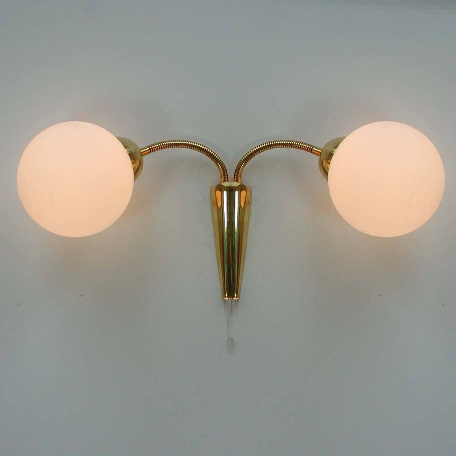 Midcentury Italian Double-Gooseneck Brass and Opal Glass Sconce, 1950s For Sale 2