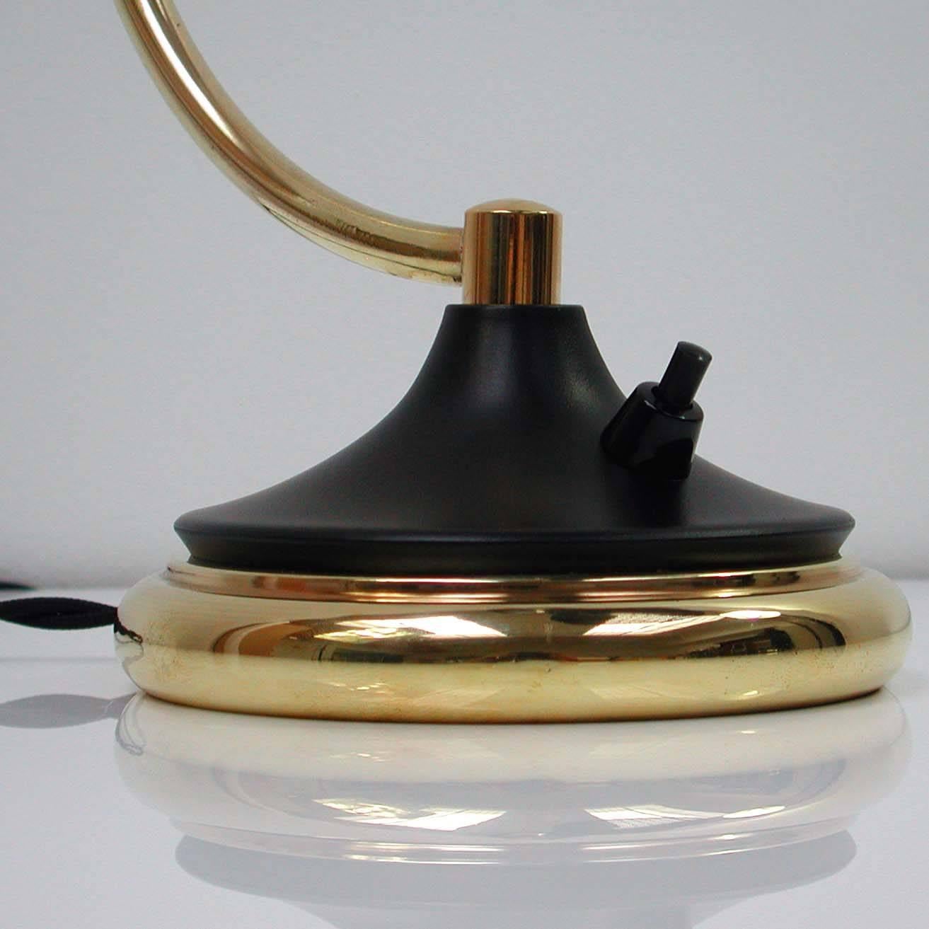 Lacquered 1950s, Midcentury, French Mathieu Matégot Style Table Lamp