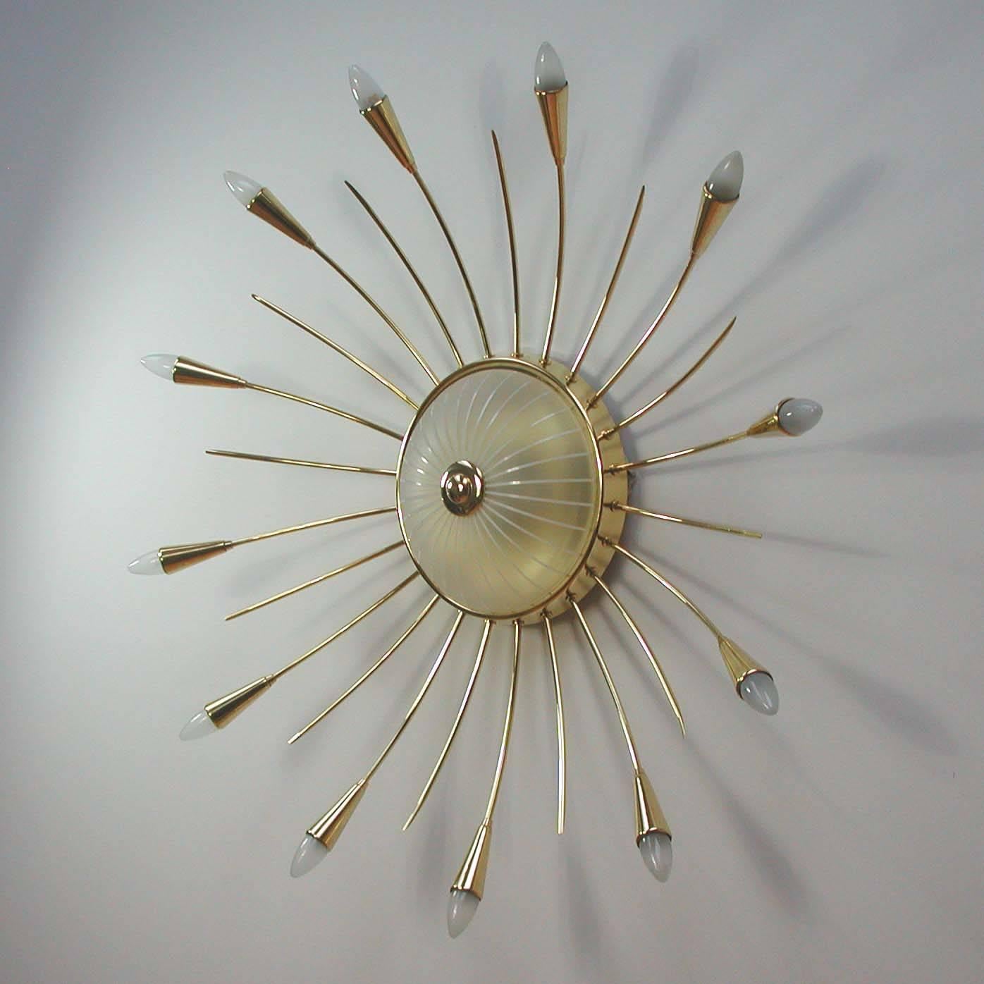 Mid-Century Italian Twelve-Light Brass Sputnik Sunburst Chandelier Flush Mount 4