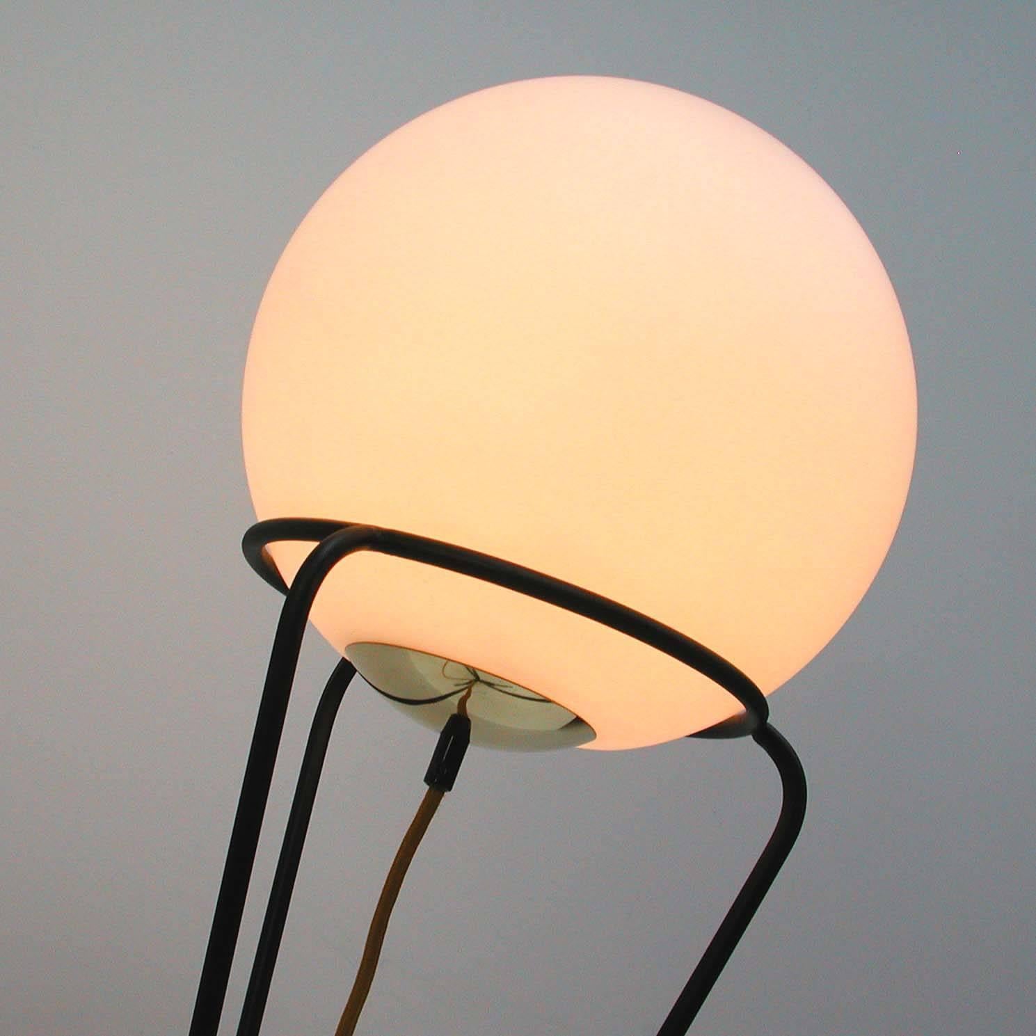French, 1950s Moon Floor Lamp in the Manner of Jean Royère In Excellent Condition In NUEMBRECHT, NRW