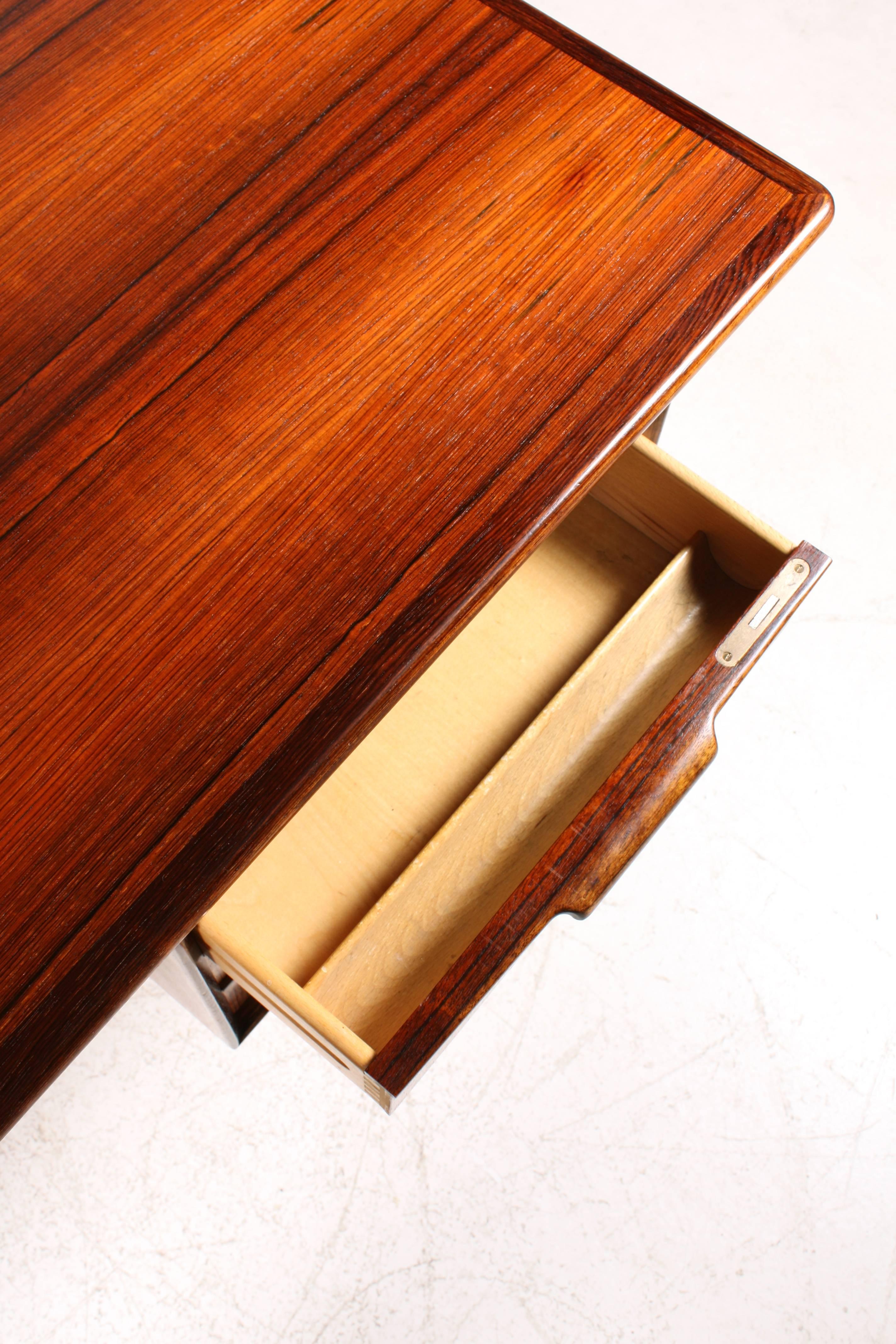 Oman Jun Schreibtisch aus Palisanderholz 1