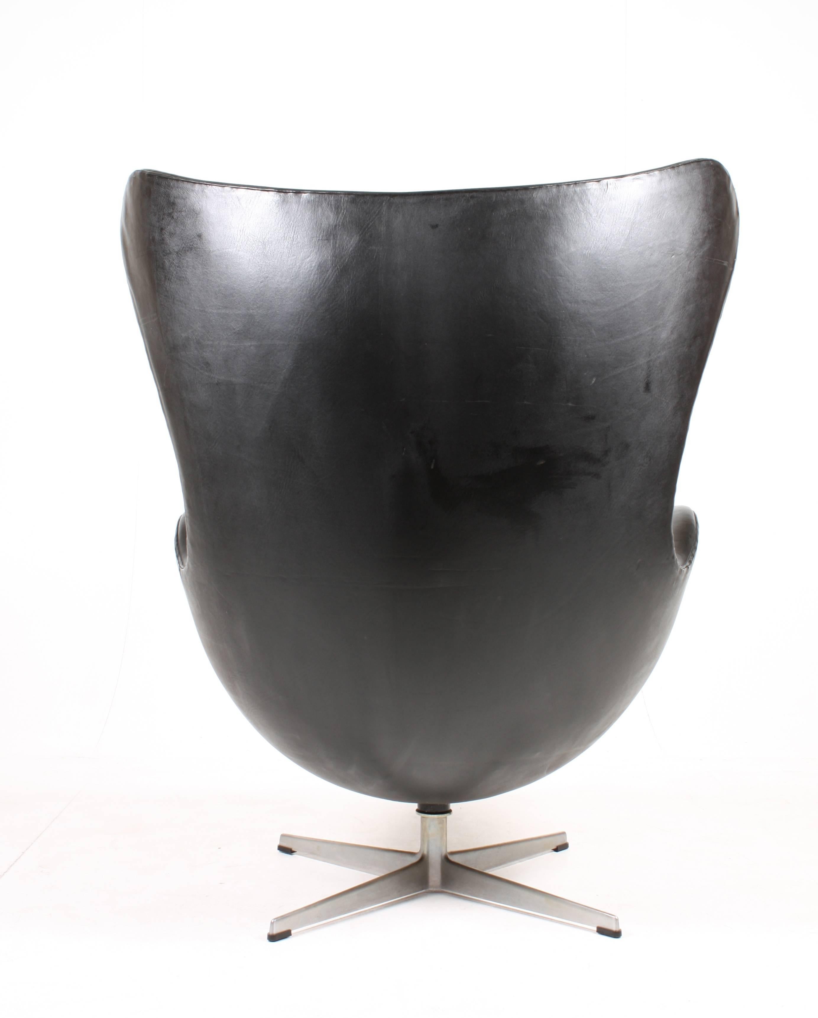 Scandinavian Modern Perfect Black Egg Chair