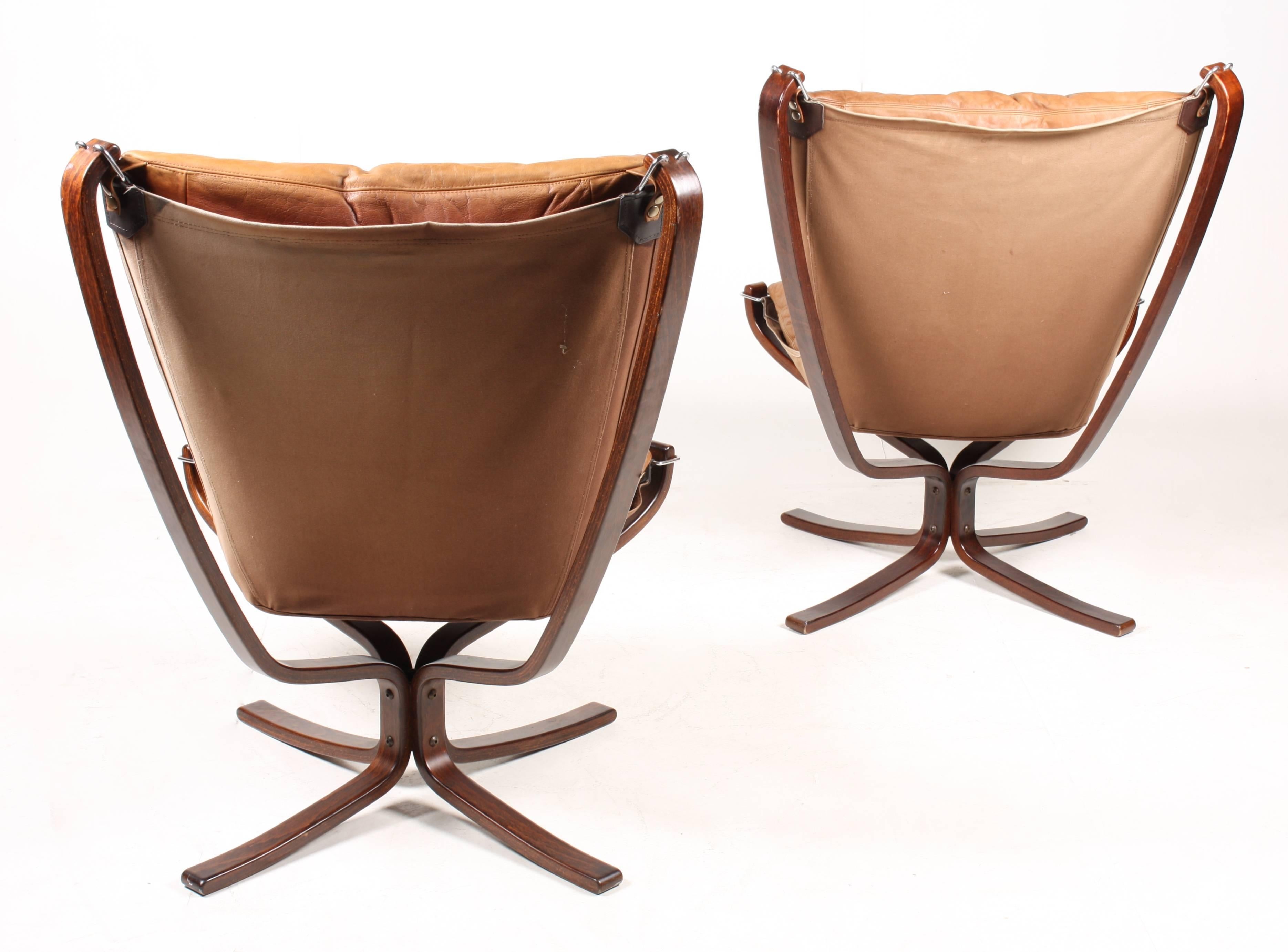 Late 20th Century Pair of Falcon Chairs in Patinated Leather