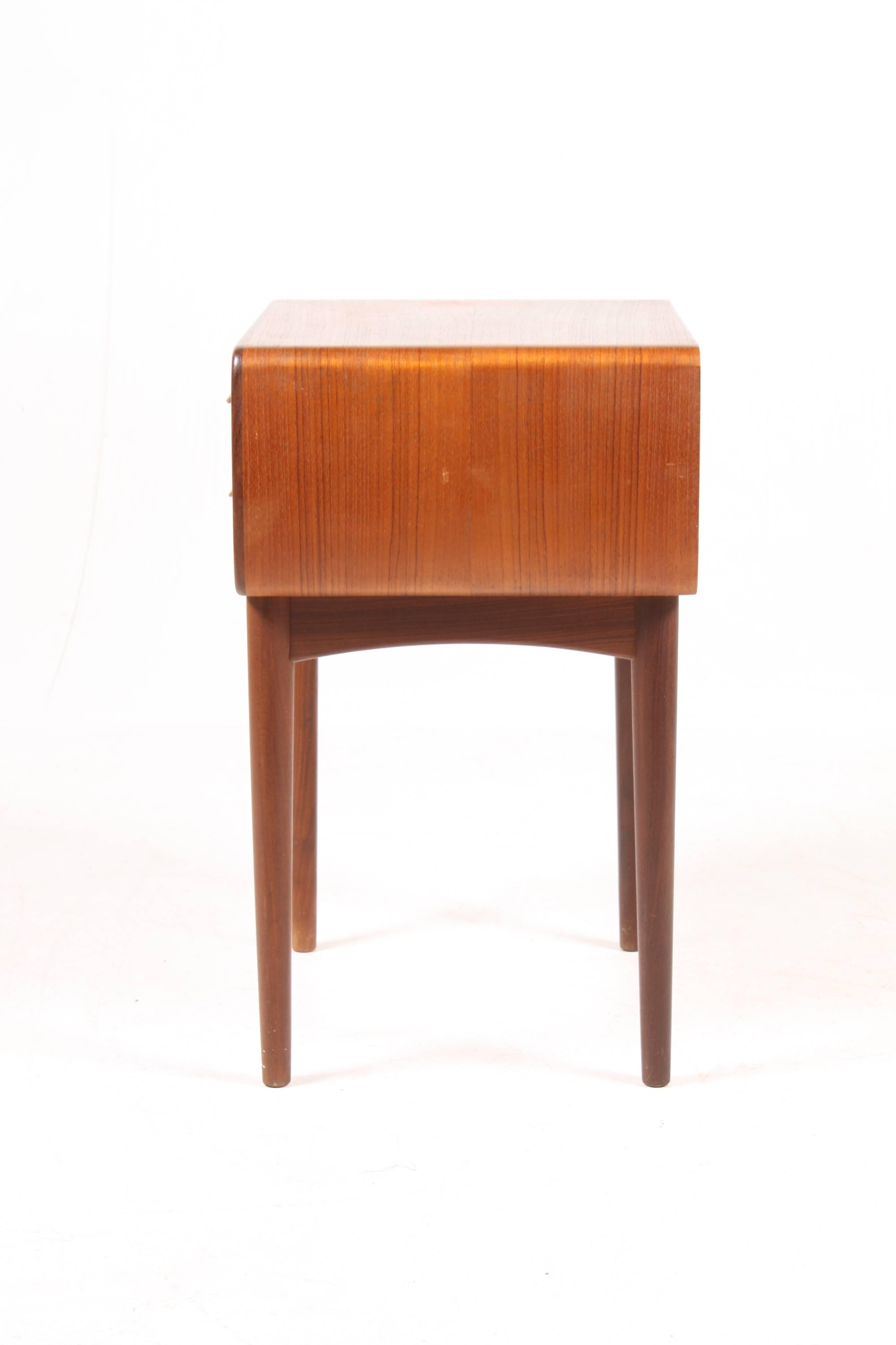 Pair of nightstands in teak, designed by Maa. Johannes Andersen and made by CFC furniture, Denmark in the 1960s. Great original condition.