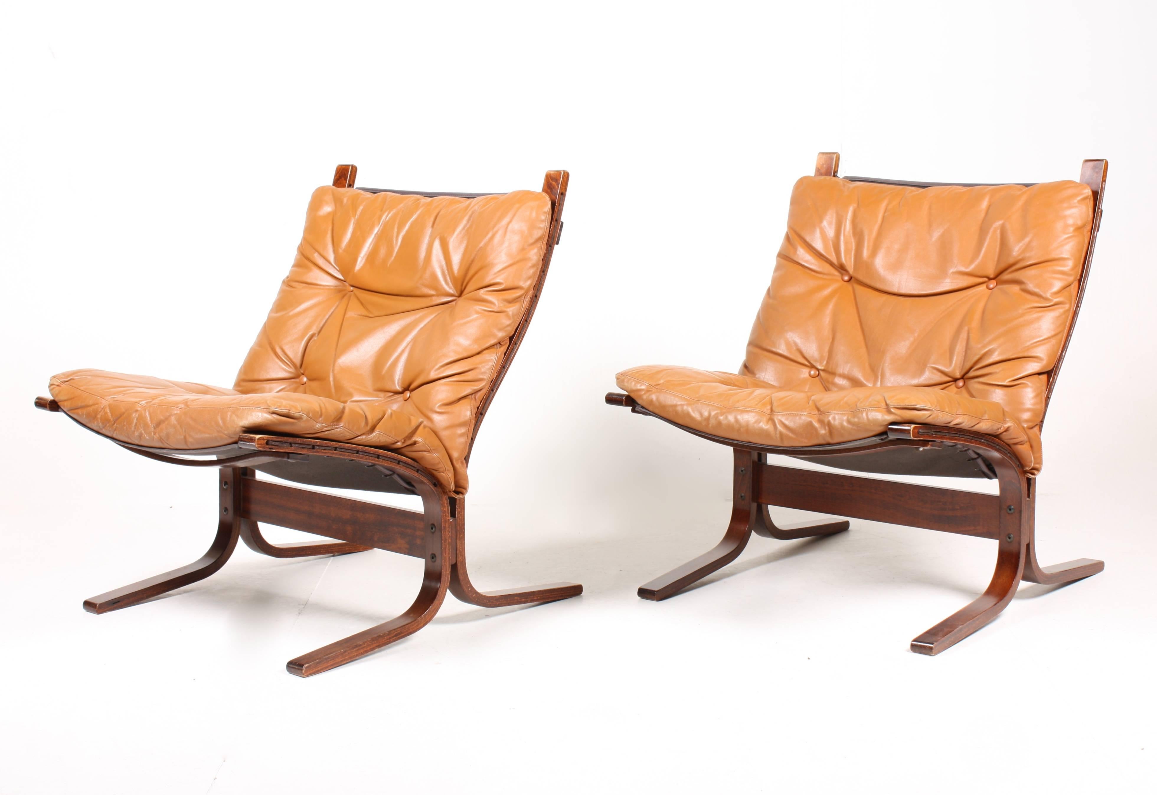 Scandinavian Modern Pair of Lounge Chairs by Ingmar Relling