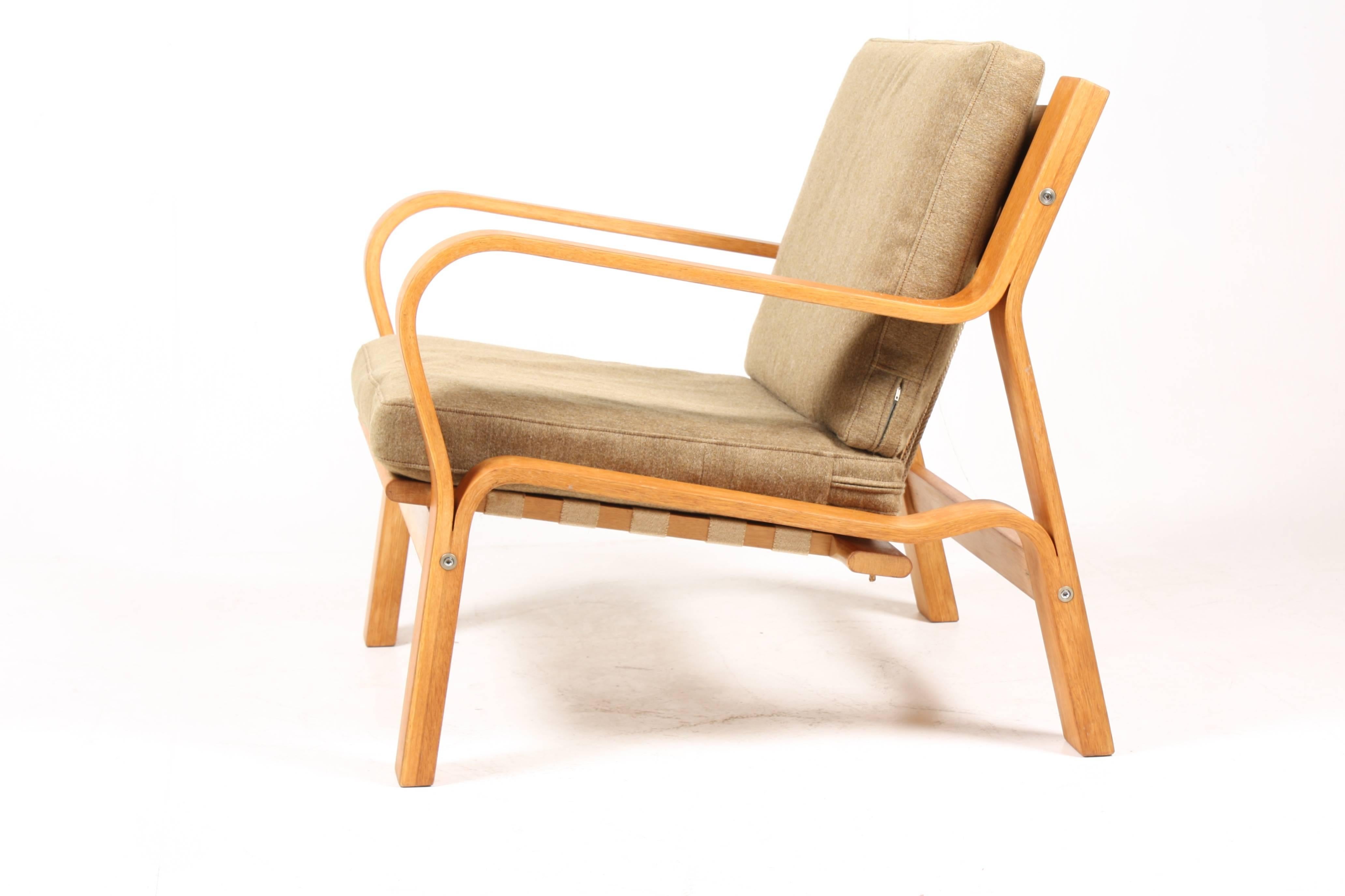 Pair of Easy Chairs by Wegner 1