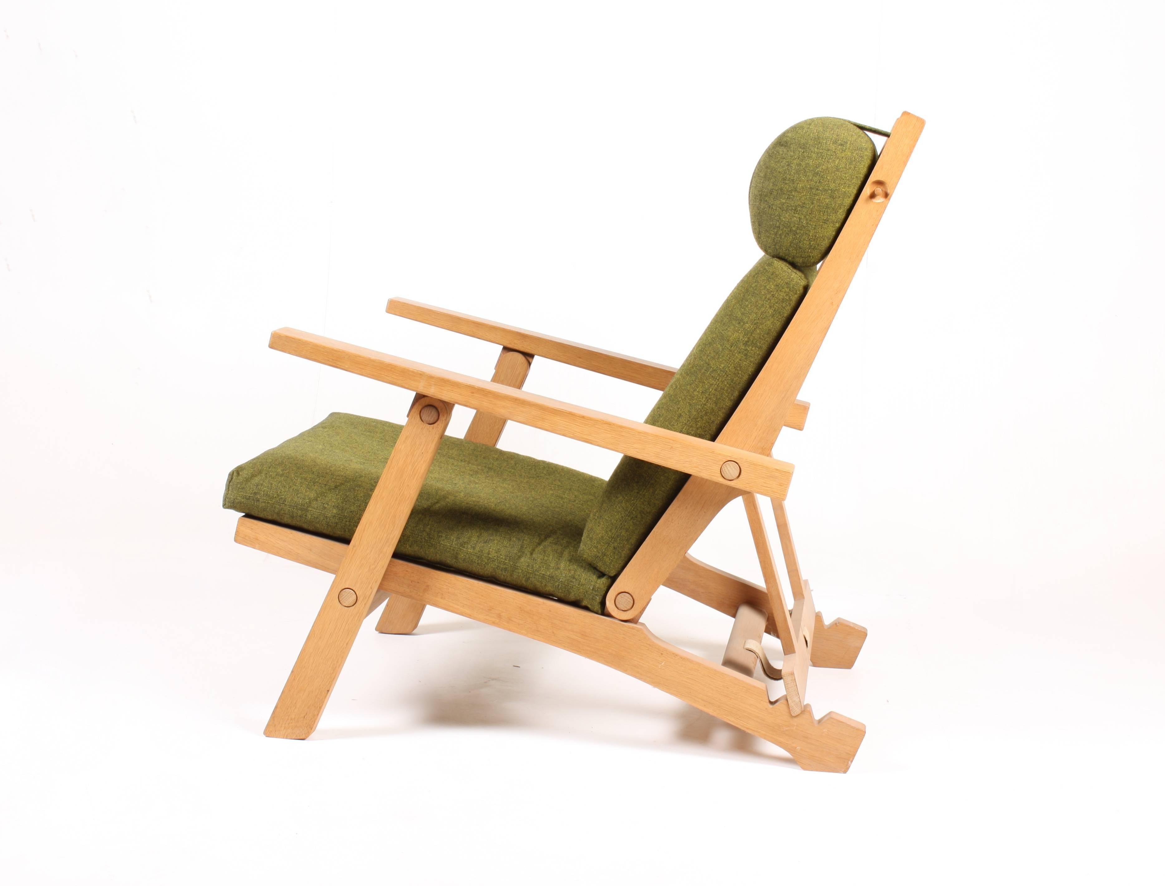 Scandinavian Modern Pair of Rare Lounge Chairs by Wegner