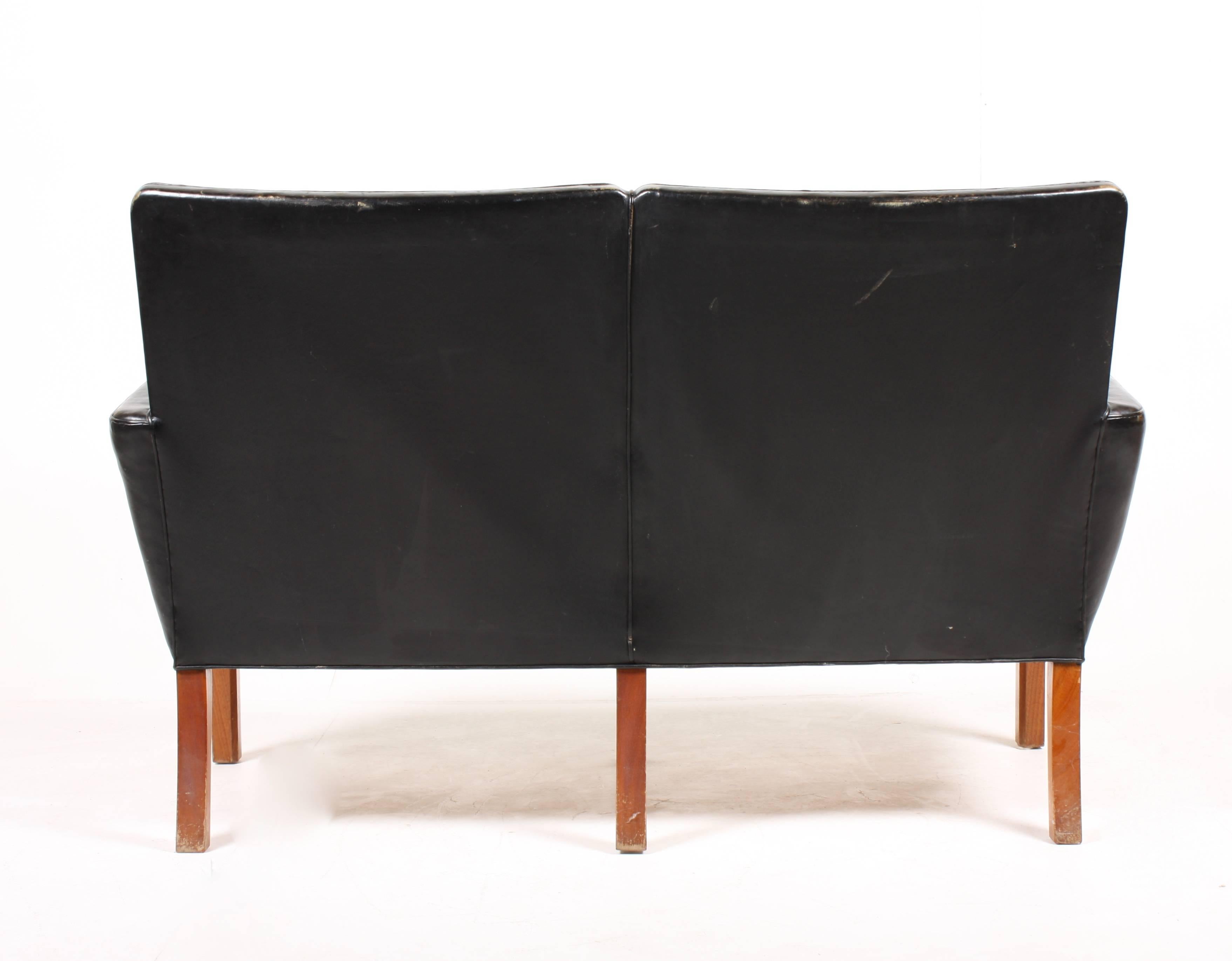 Mid-20th Century Pristine Leather Sofa by Kaare Klinnt