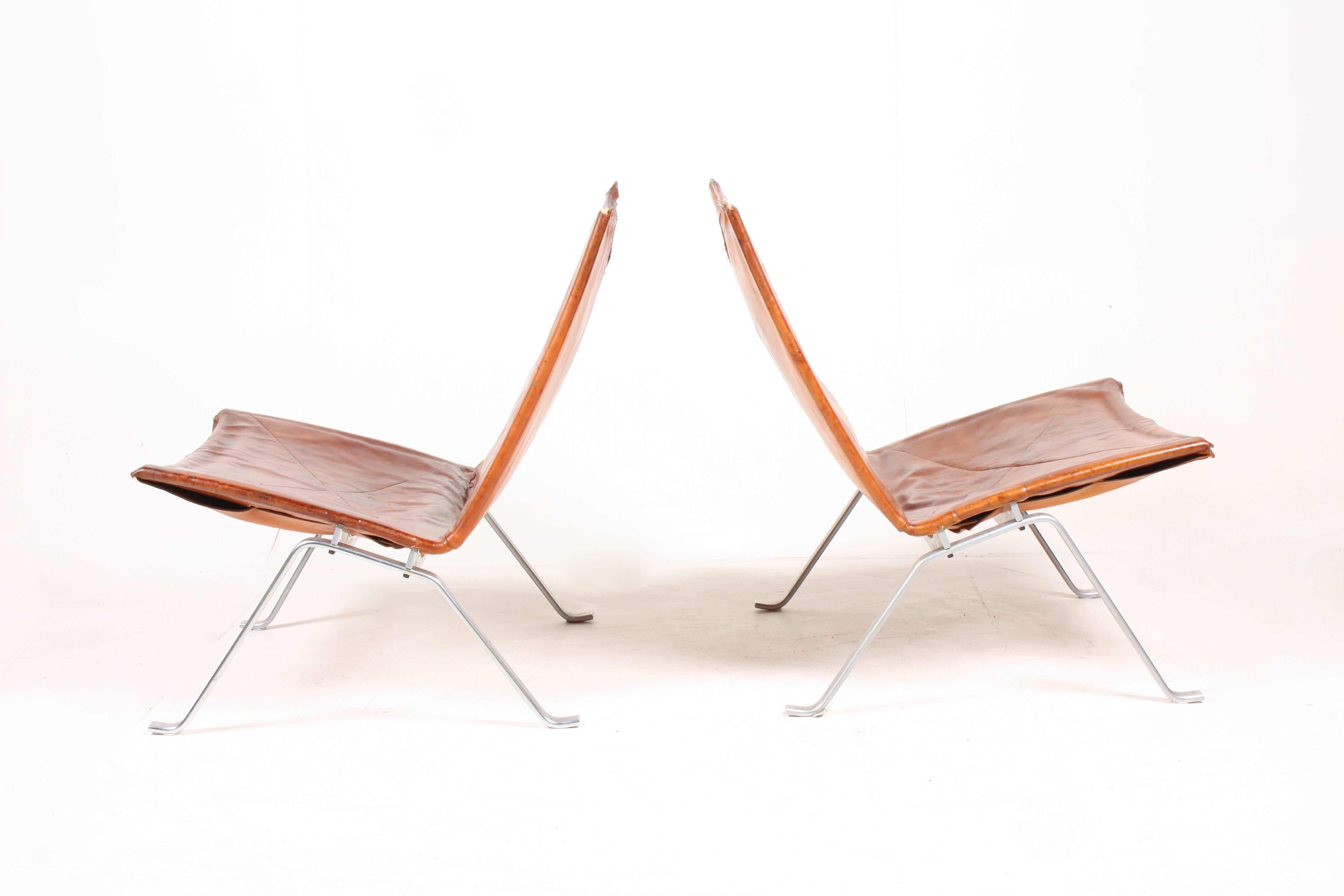 Pair of PK 22 Lounge Chairs In Fair Condition In Lejre, DK
