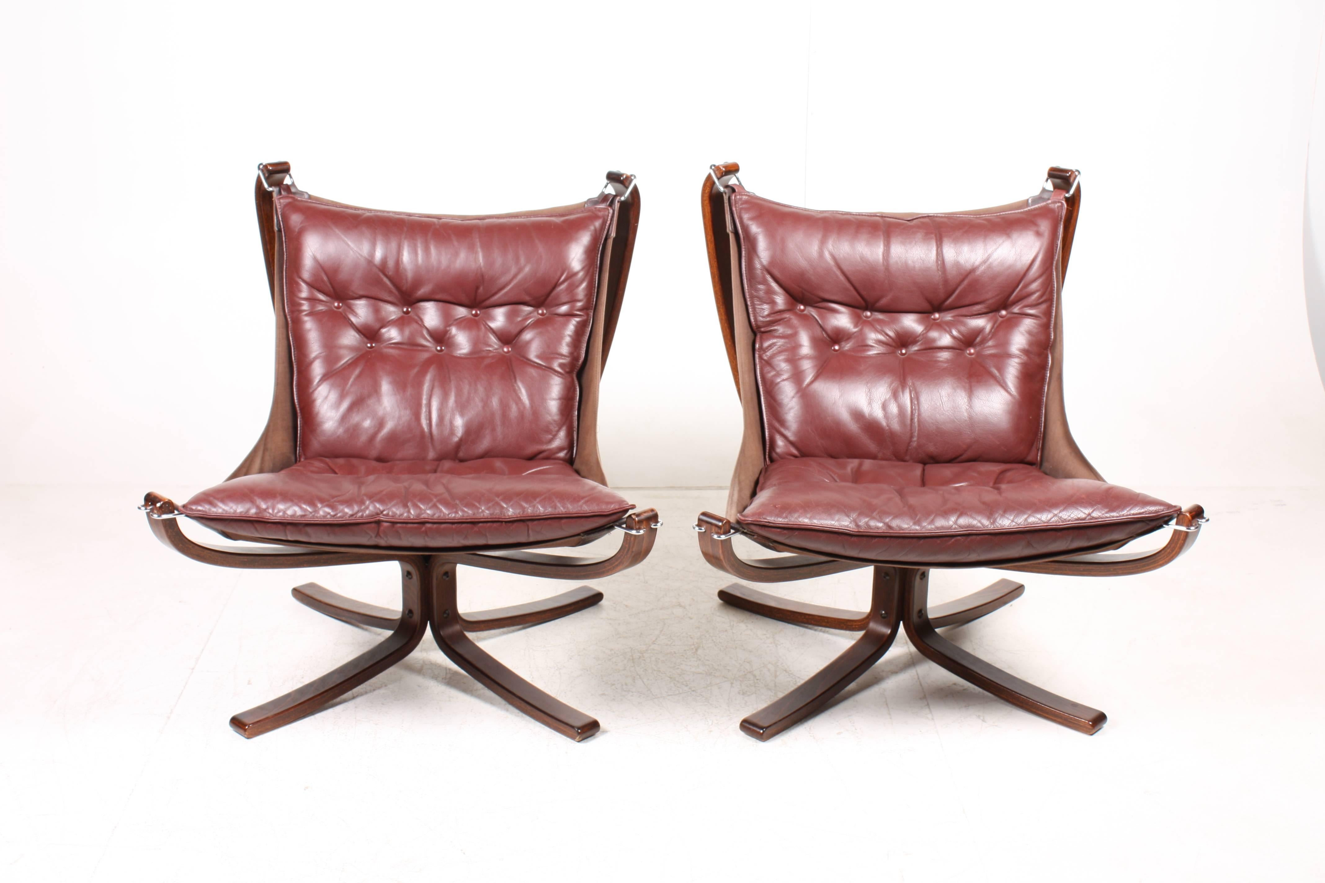 Scandinavian Modern Pair of Original Falcon Chairs