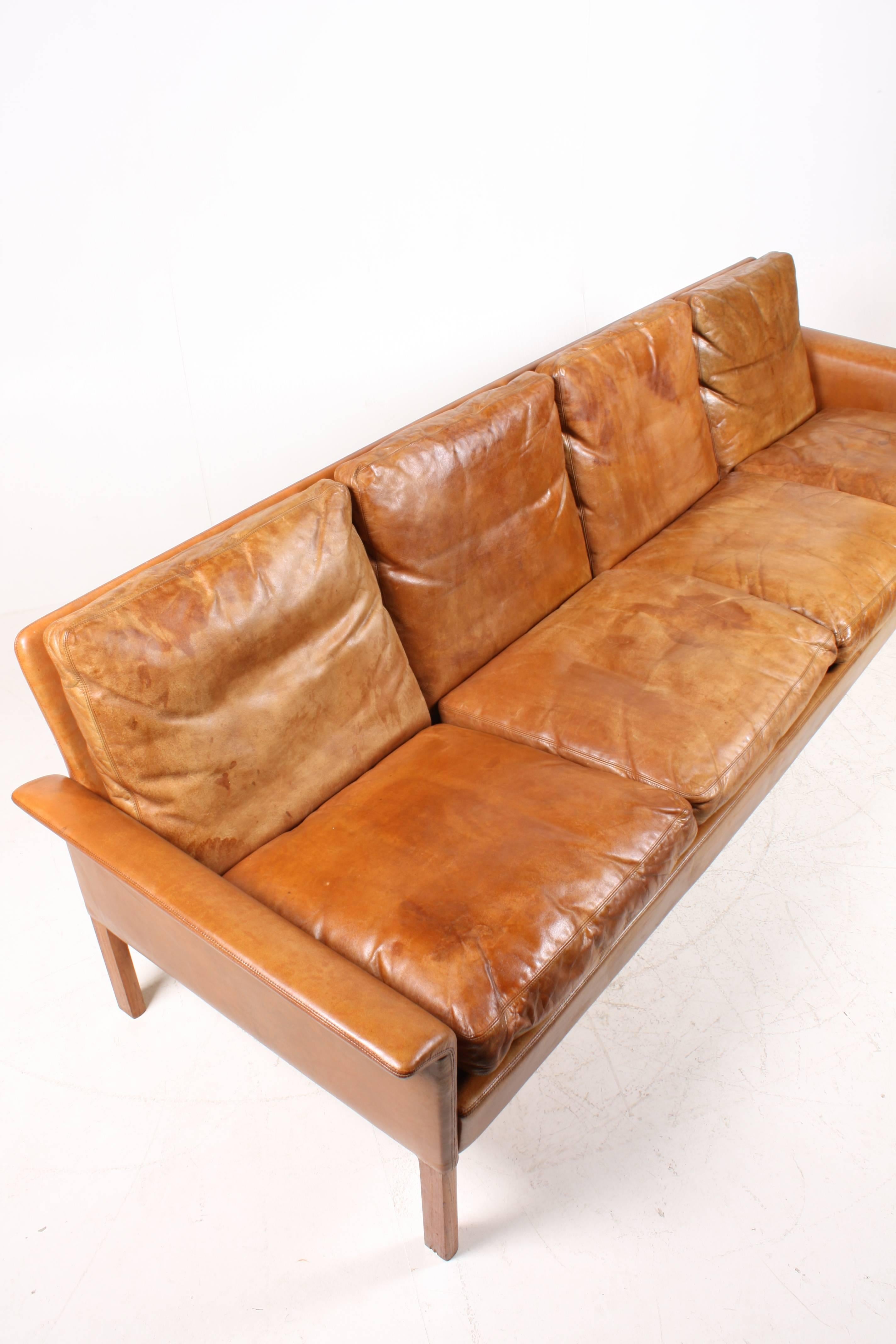 Stunning sofa by Hans Olsen In Excellent Condition In Lejre, DK