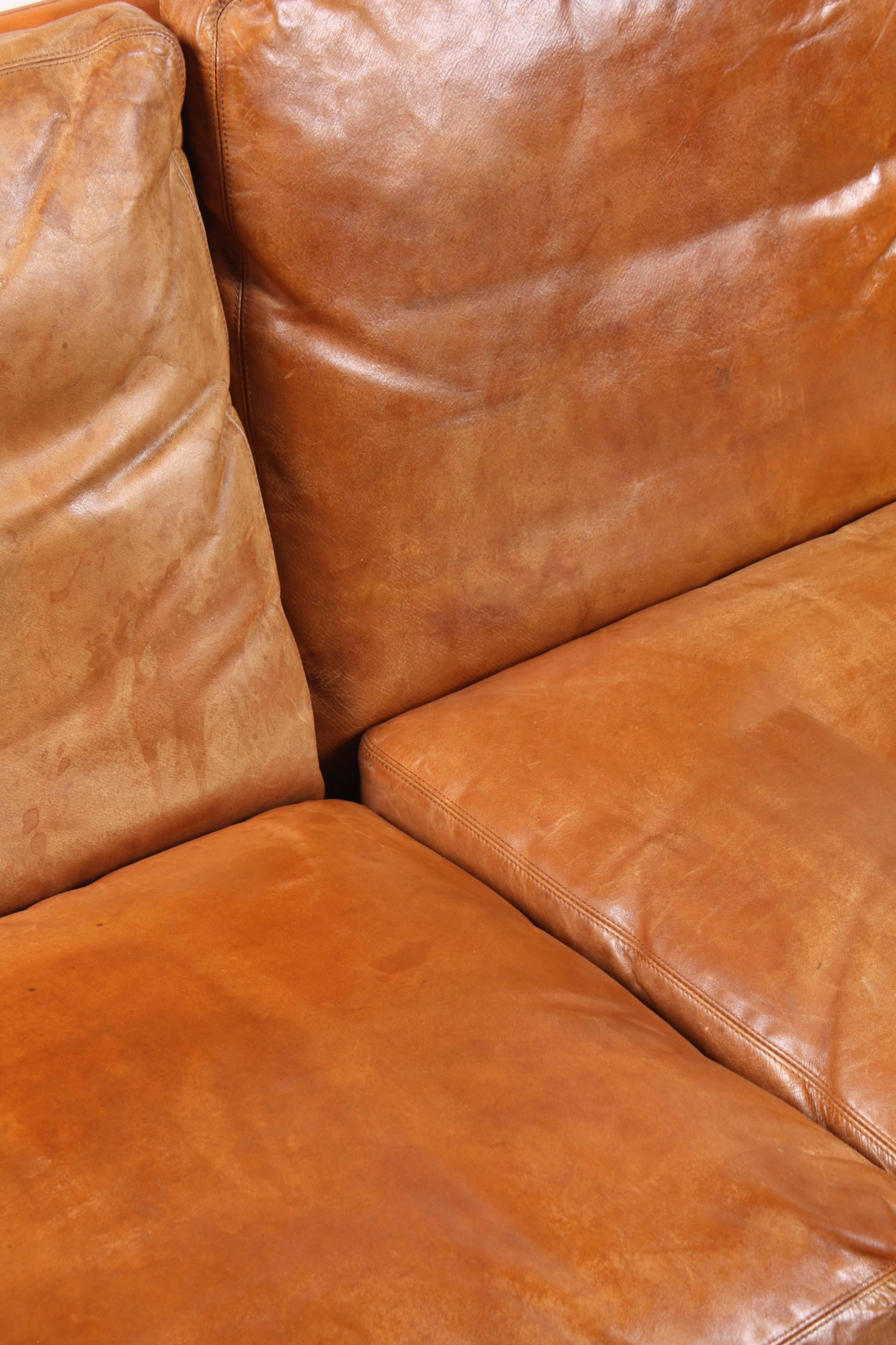 Leather Stunning sofa by Hans Olsen