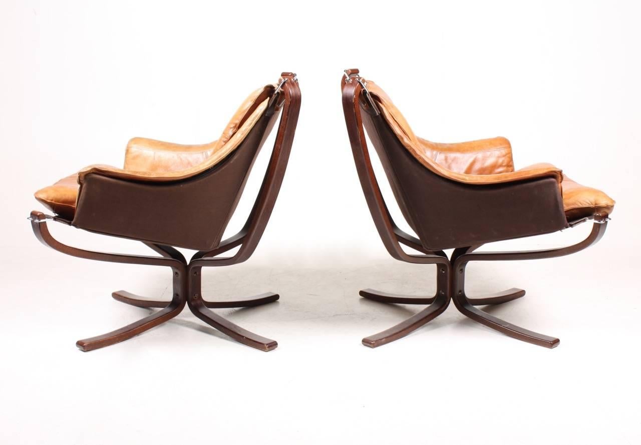 Scandinavian Modern Pair of Falcon Lounge Chairs by Sigurd Ressell