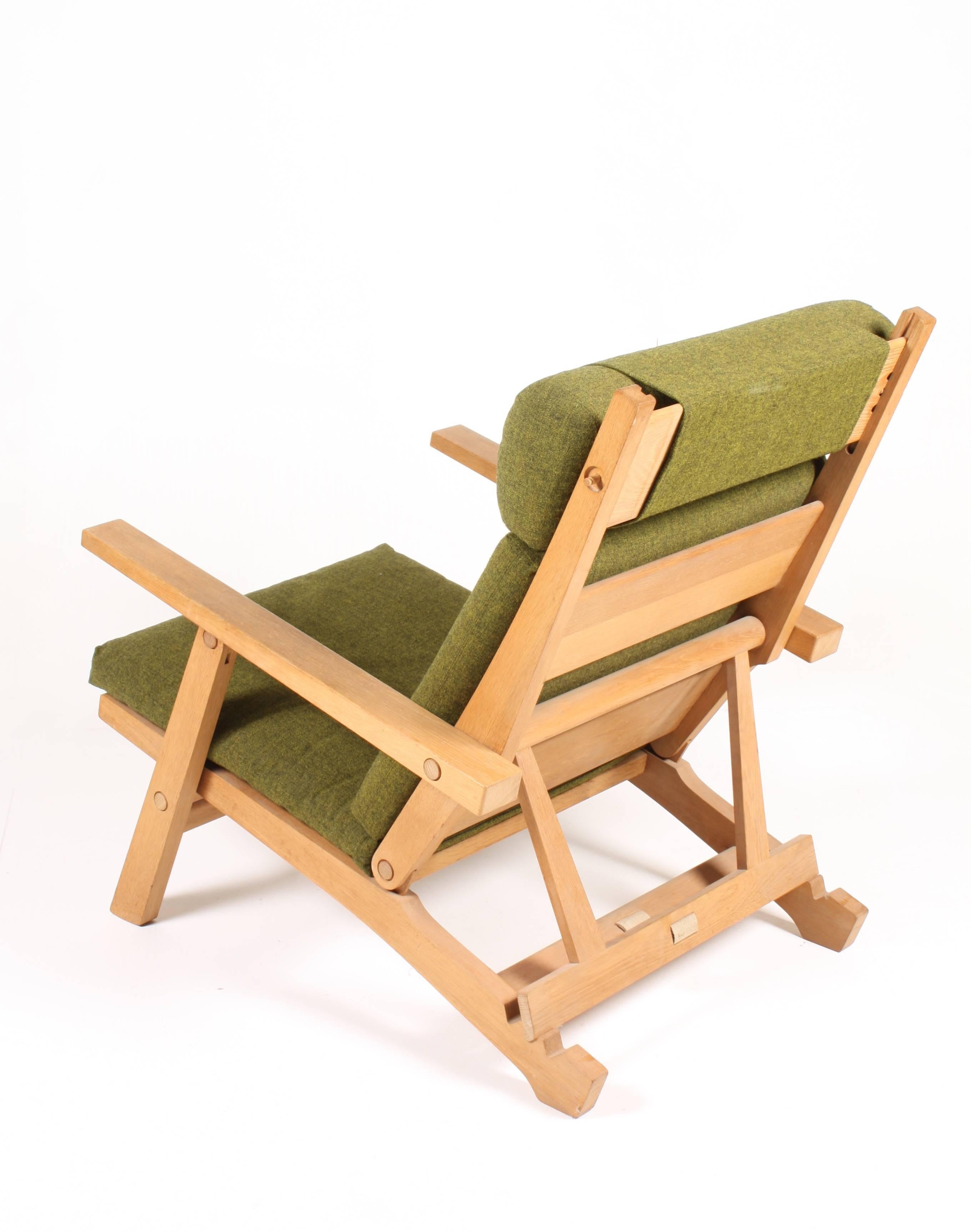 Pair of Rare Lounge Chairs by Wegner 1