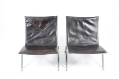 Pair of PK 22 Lounge Chairs in Patinated Leather