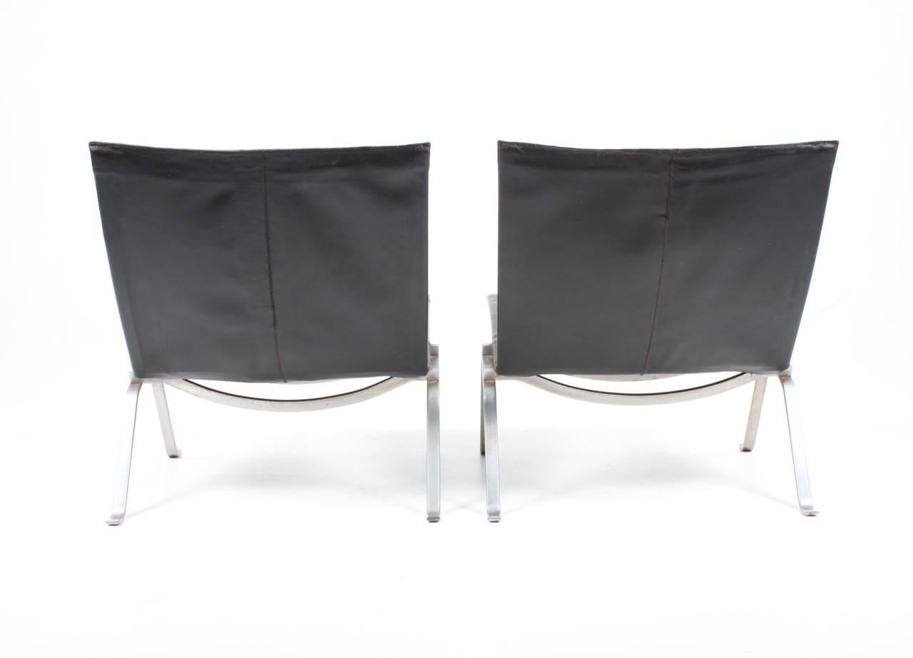 Danish Pair of PK 22 Lounge Chairs in Patinated Leather