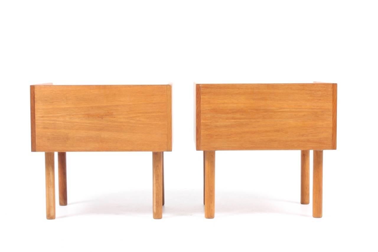 Pair of Nightstands by Wegner In Excellent Condition In Lejre, DK